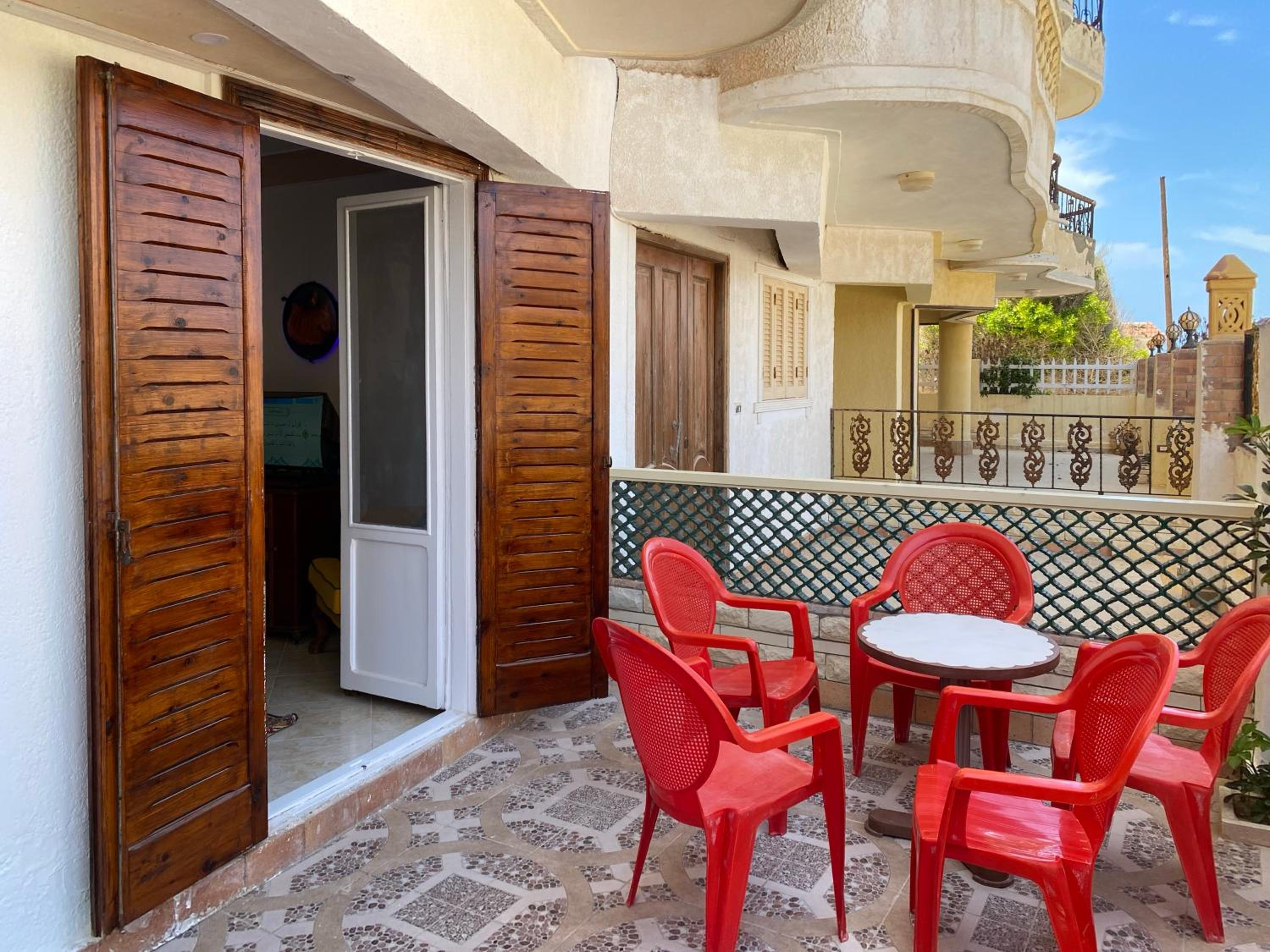 Seaside Two-Bedroom Chalet Sidi Krir - Image 4