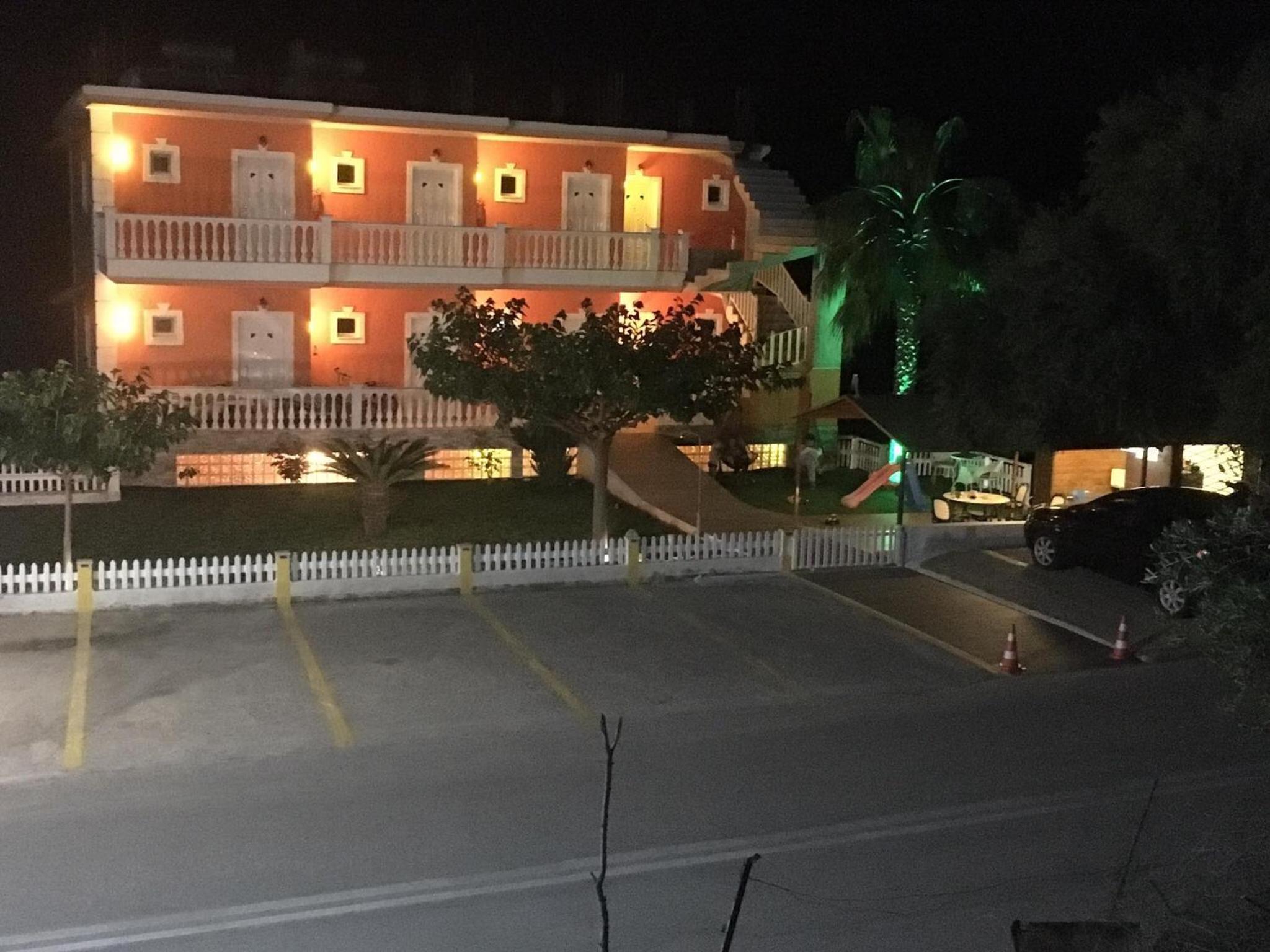 Hotel Studio Konstantinos - Image 1