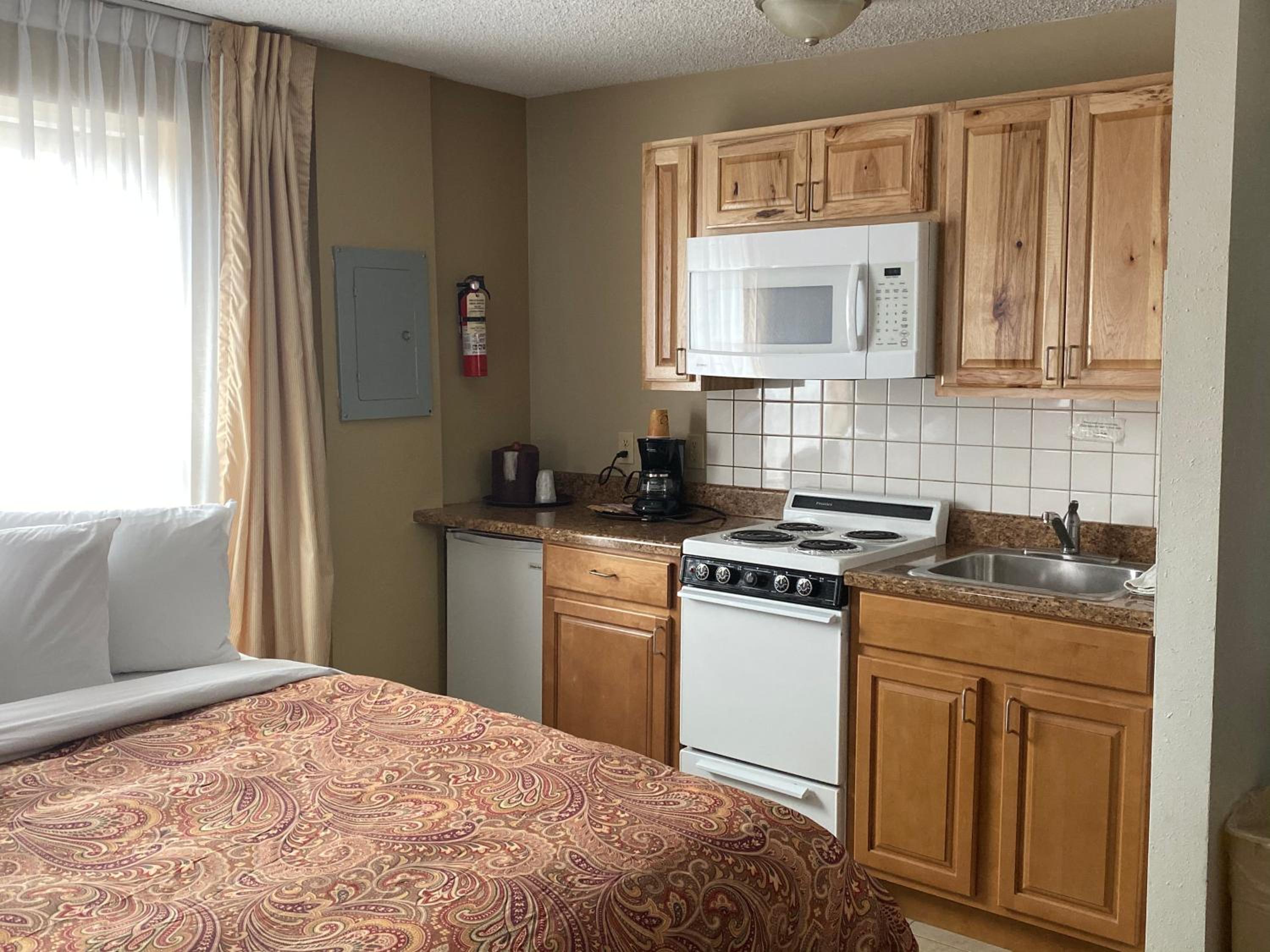 Snowshoe Motel