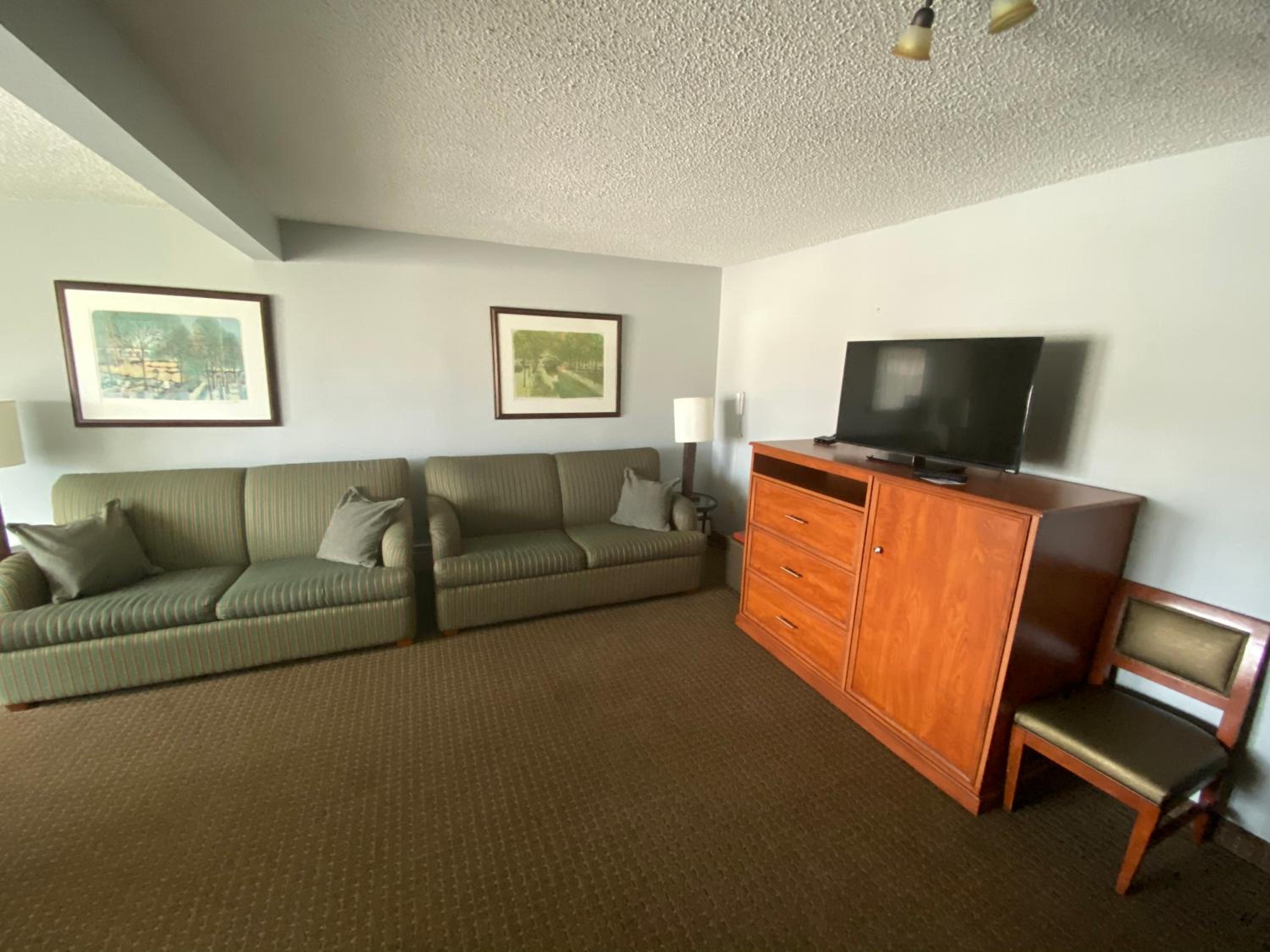 Snowshoe Motel