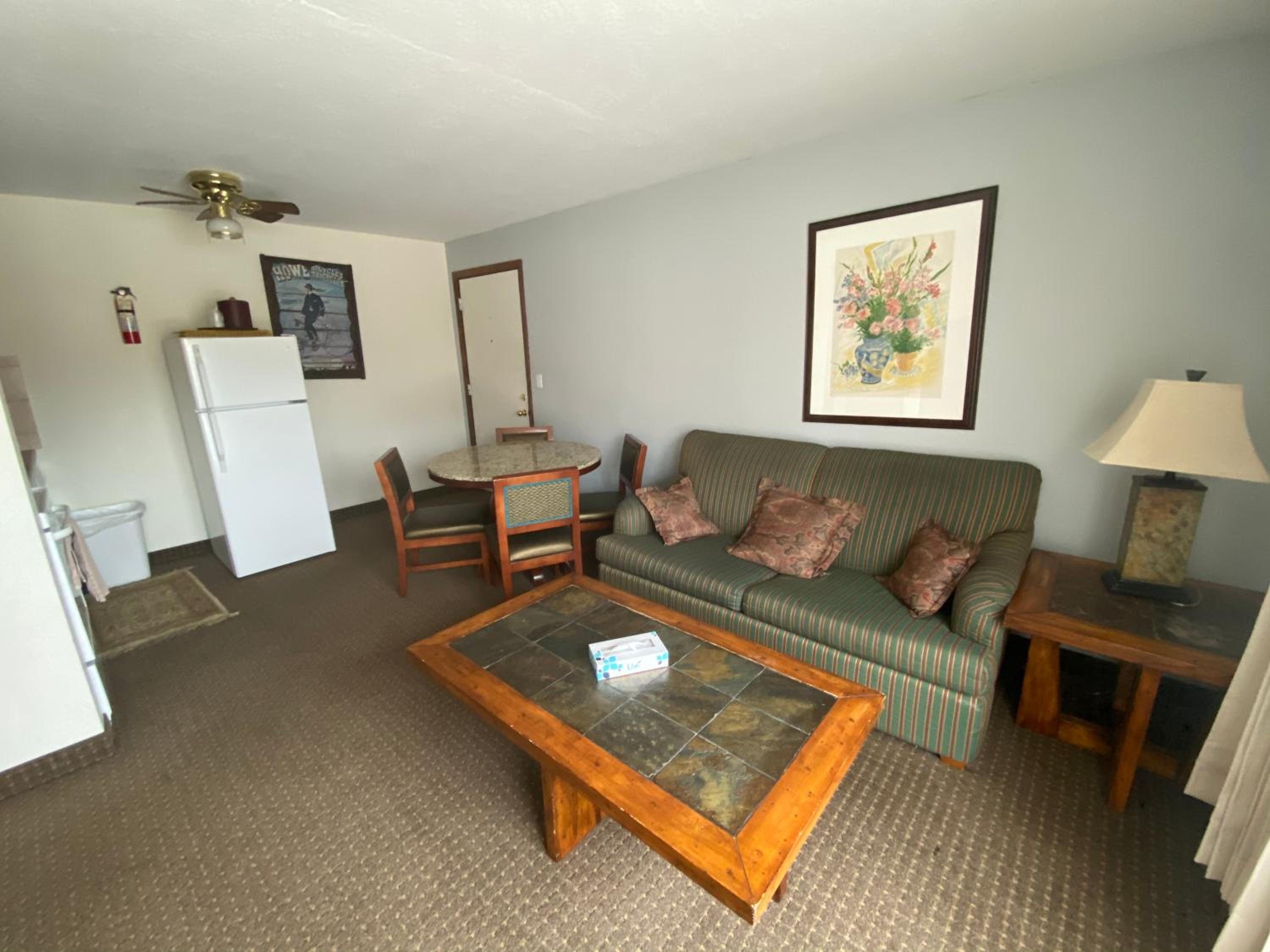 Snowshoe Motel