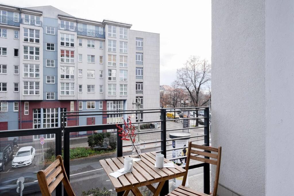 SC 05 by ROCKCHAIR Apartments l SUPERHOST Status l 2 Bedrooms Boxspringbeds Balcony Elevator - Cozy Family & Business Flair welcomes you!