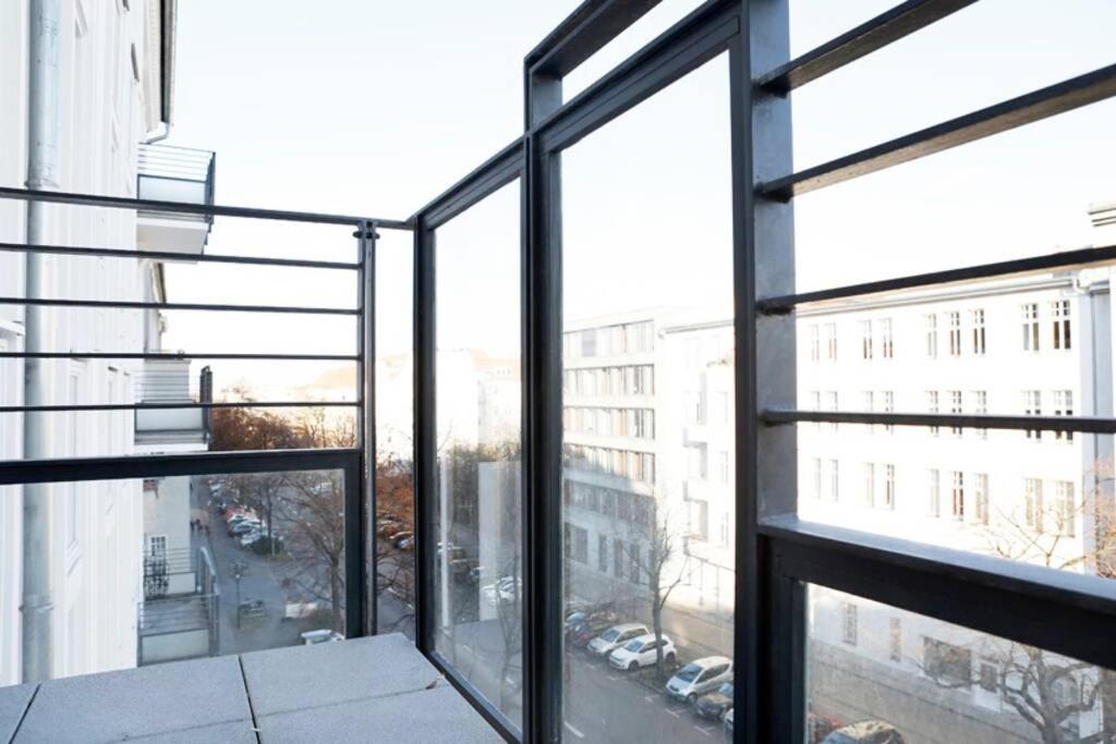 SC 05 by ROCKCHAIR Apartments l SUPERHOST Status l 2 Bedrooms Boxspringbeds Balcony Elevator - Cozy Family & Business Flair welcomes you!