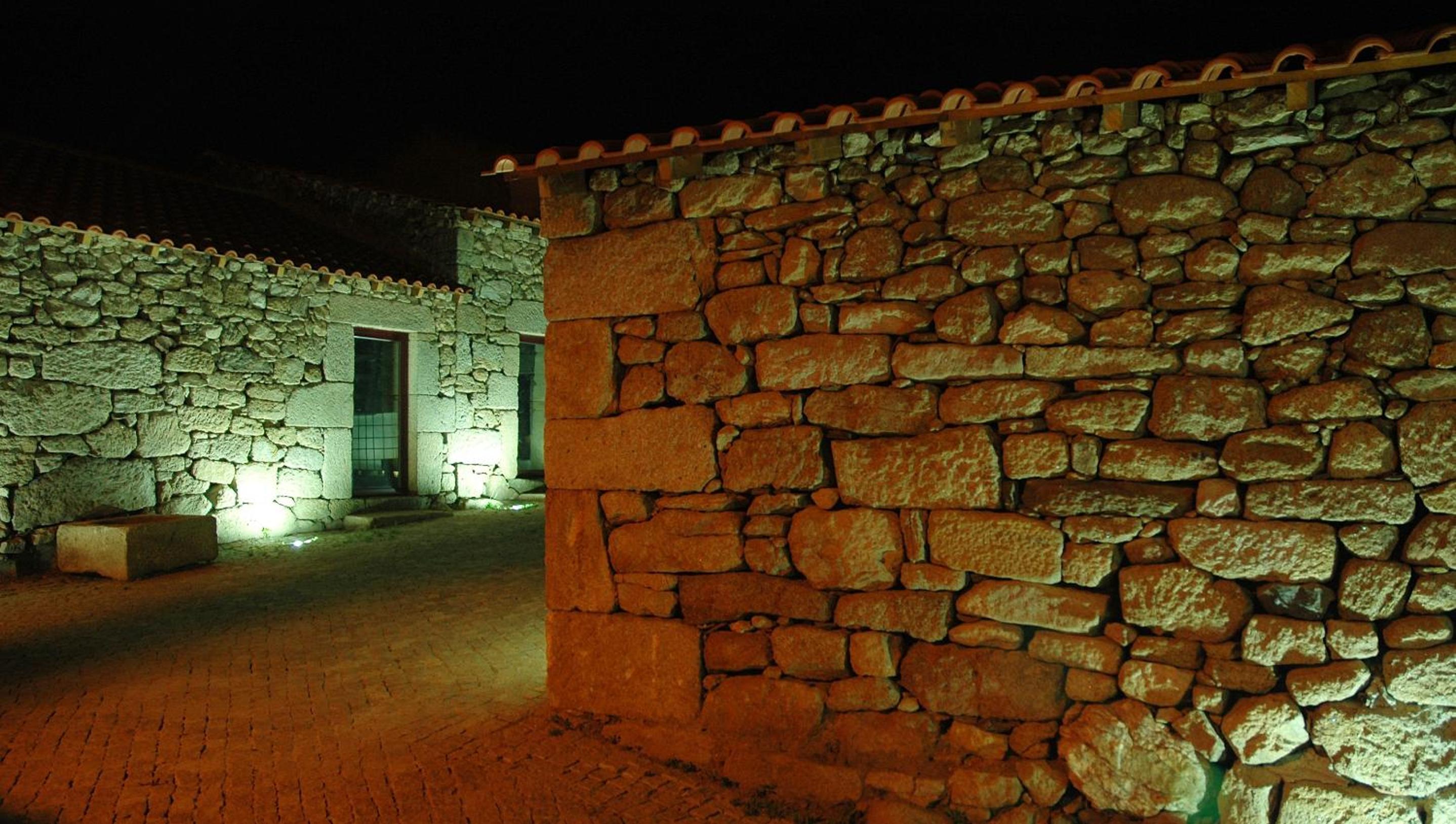 Photo 33