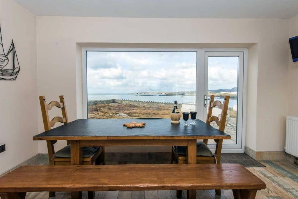 AEL-Y-BRYN-5 BED- DRAMATIC SEA VIEWS - Sleeps 12