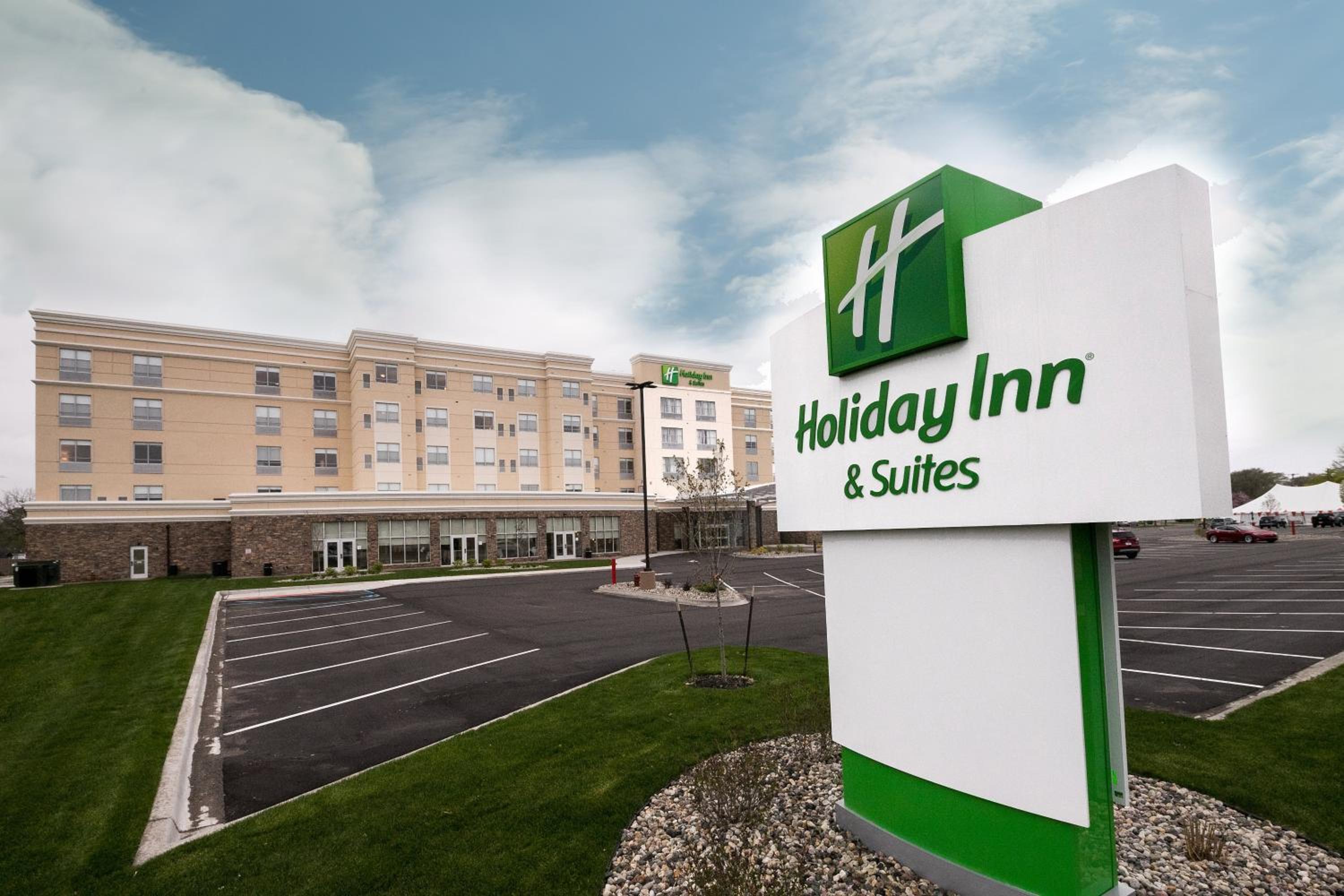 Mount Pleasant Vacations - Holiday Inn Hotel  Suites - Mount Pleasant, an IHG Hotel - Property Image 1