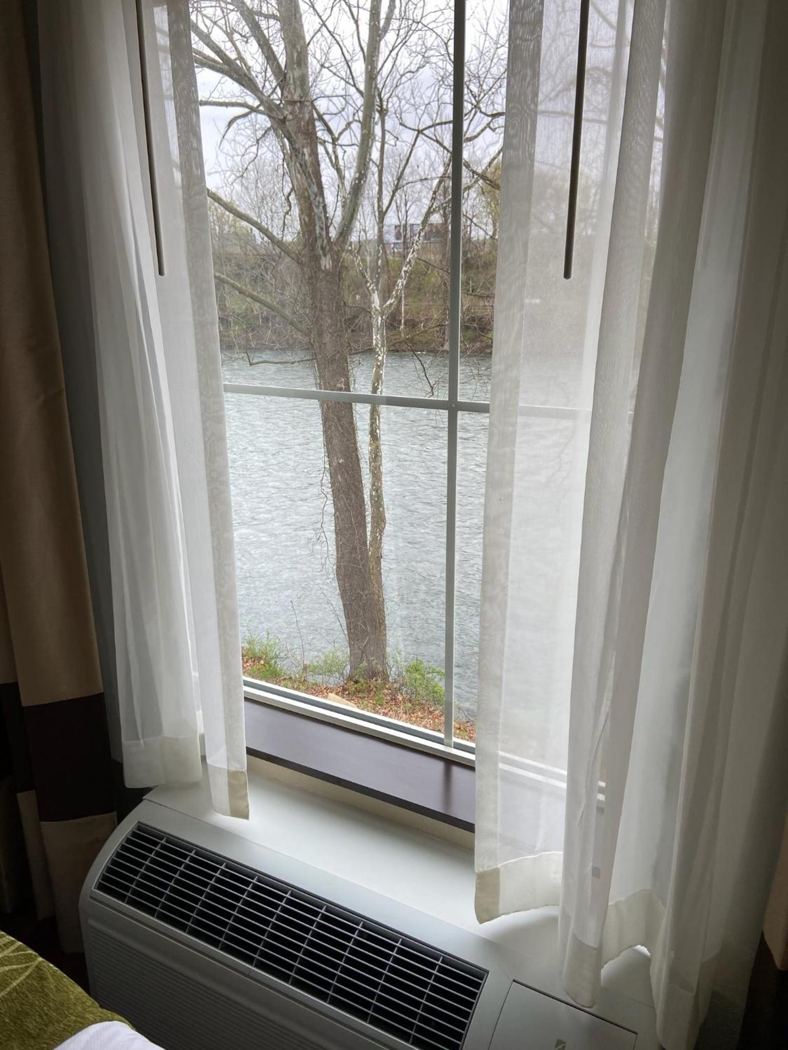 Comfort Inn Connellsville Riverview