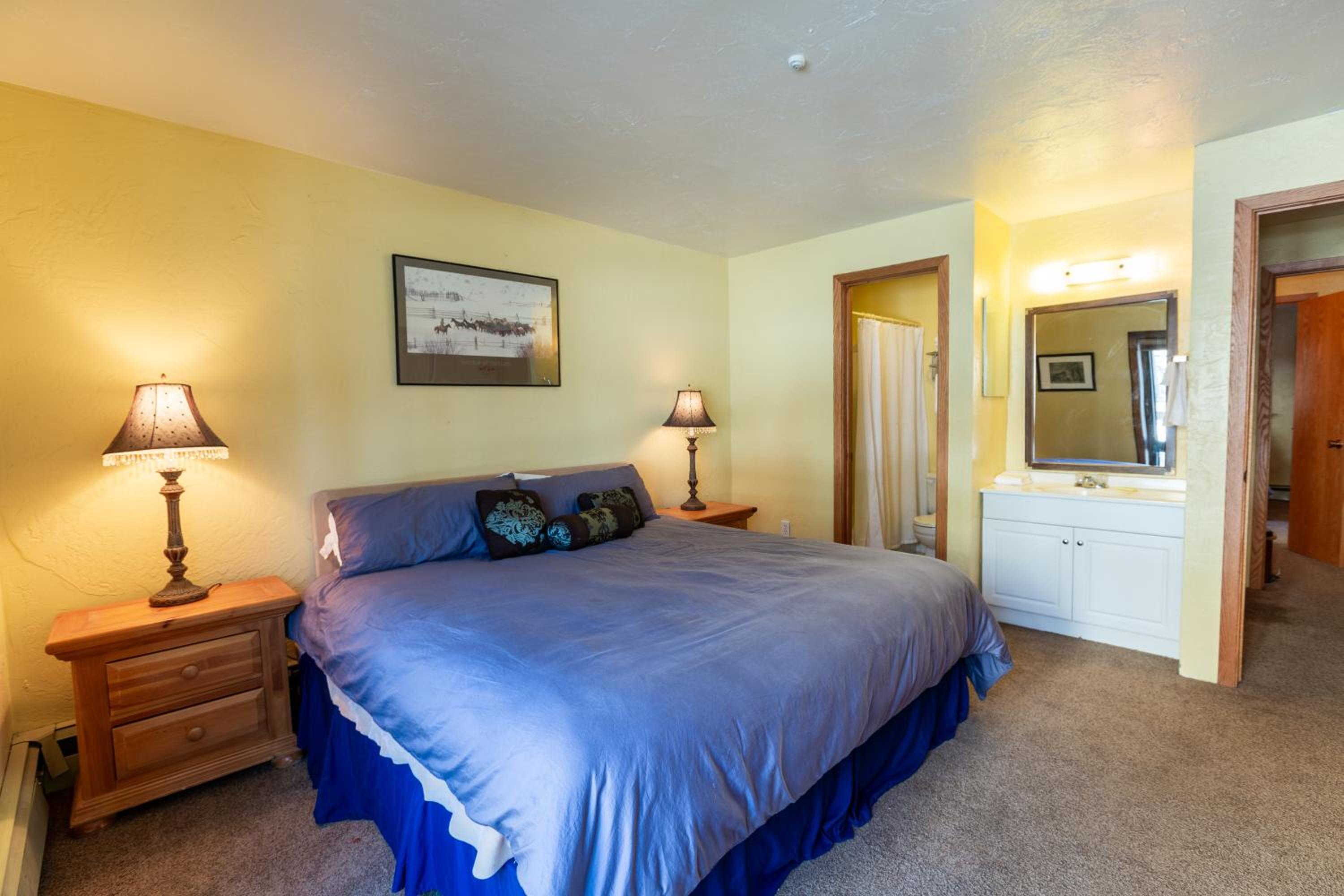 Breakaway West - Studio, 2,3 Bedrooms by Vail Realty