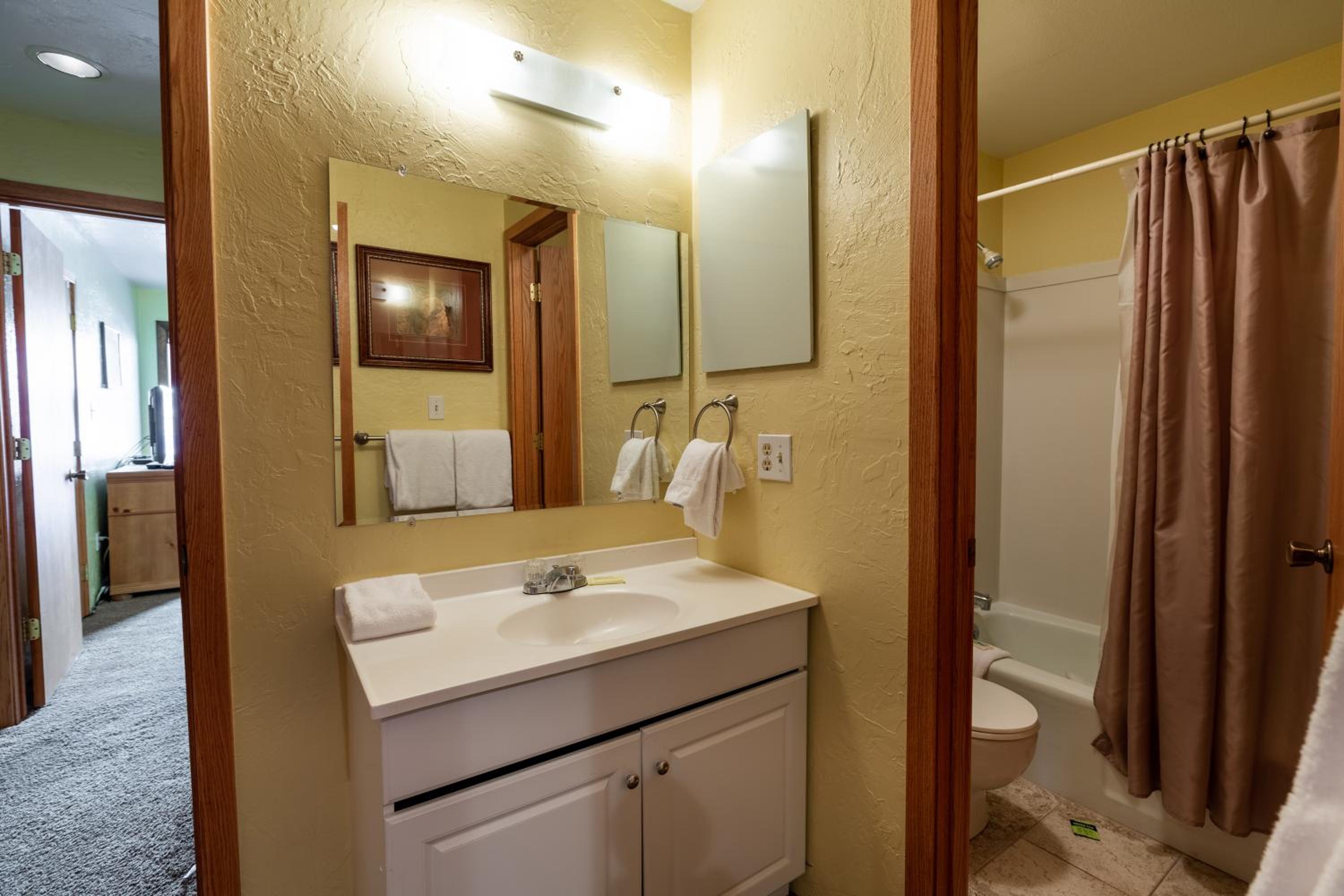 Breakaway West - Studio, 2,3 Bedrooms by Vail Realty