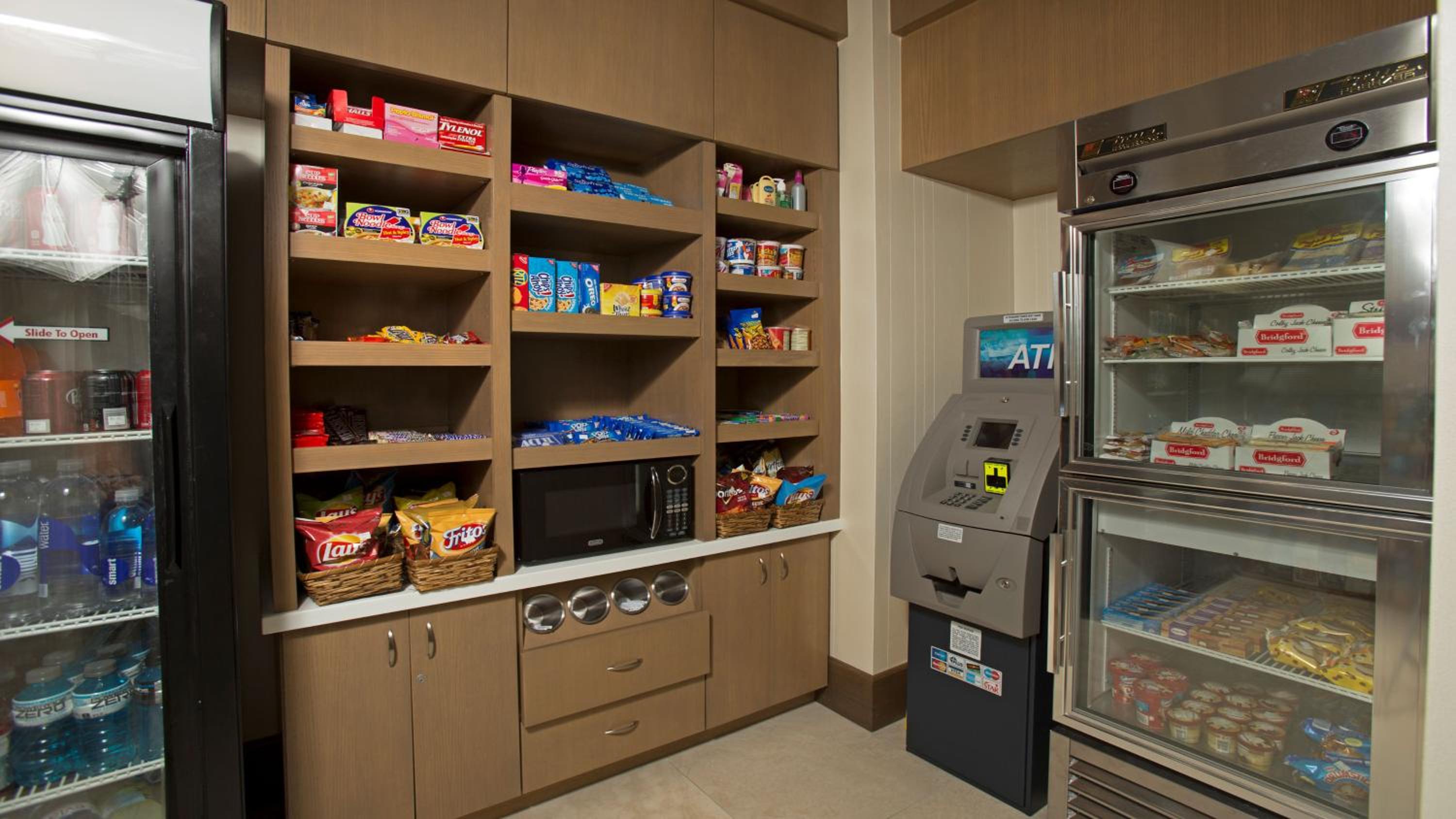 DoubleTree by Hilton San Diego Bayside 3