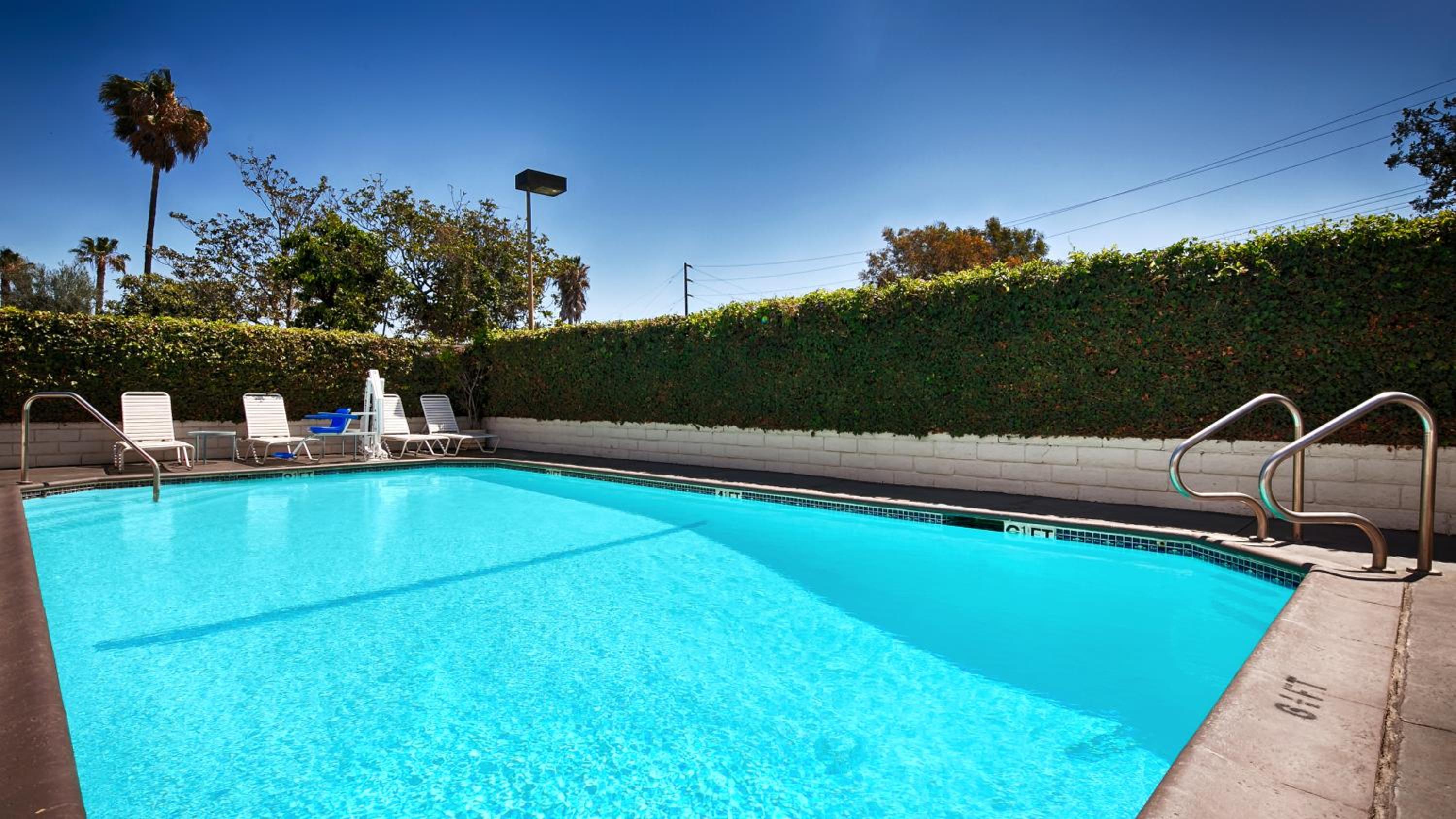Camarillo Vacations - SureStay Hotel by Best Western Camarillo - Property Image 10