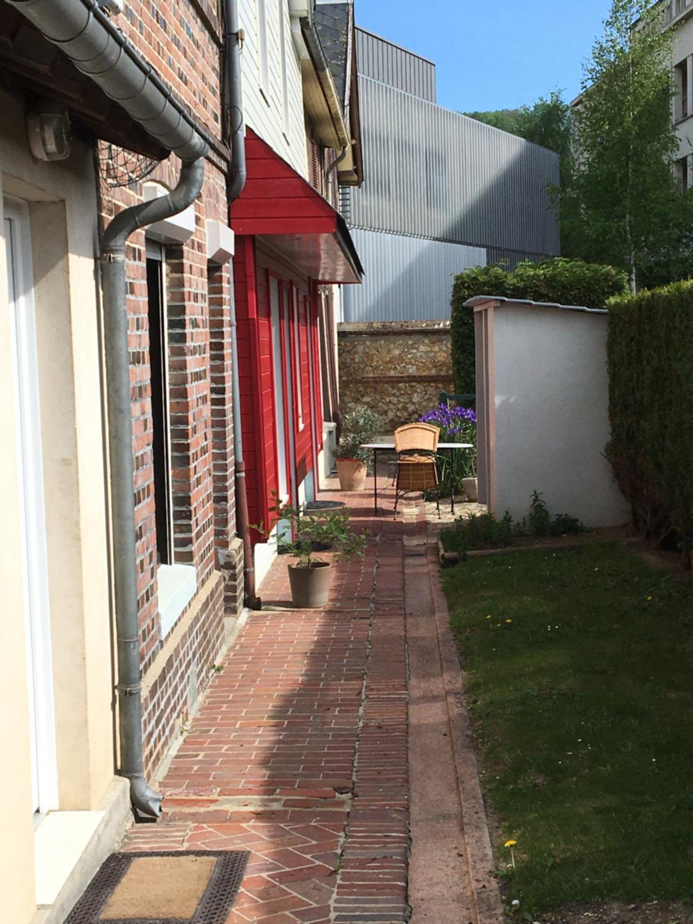 Photo 6