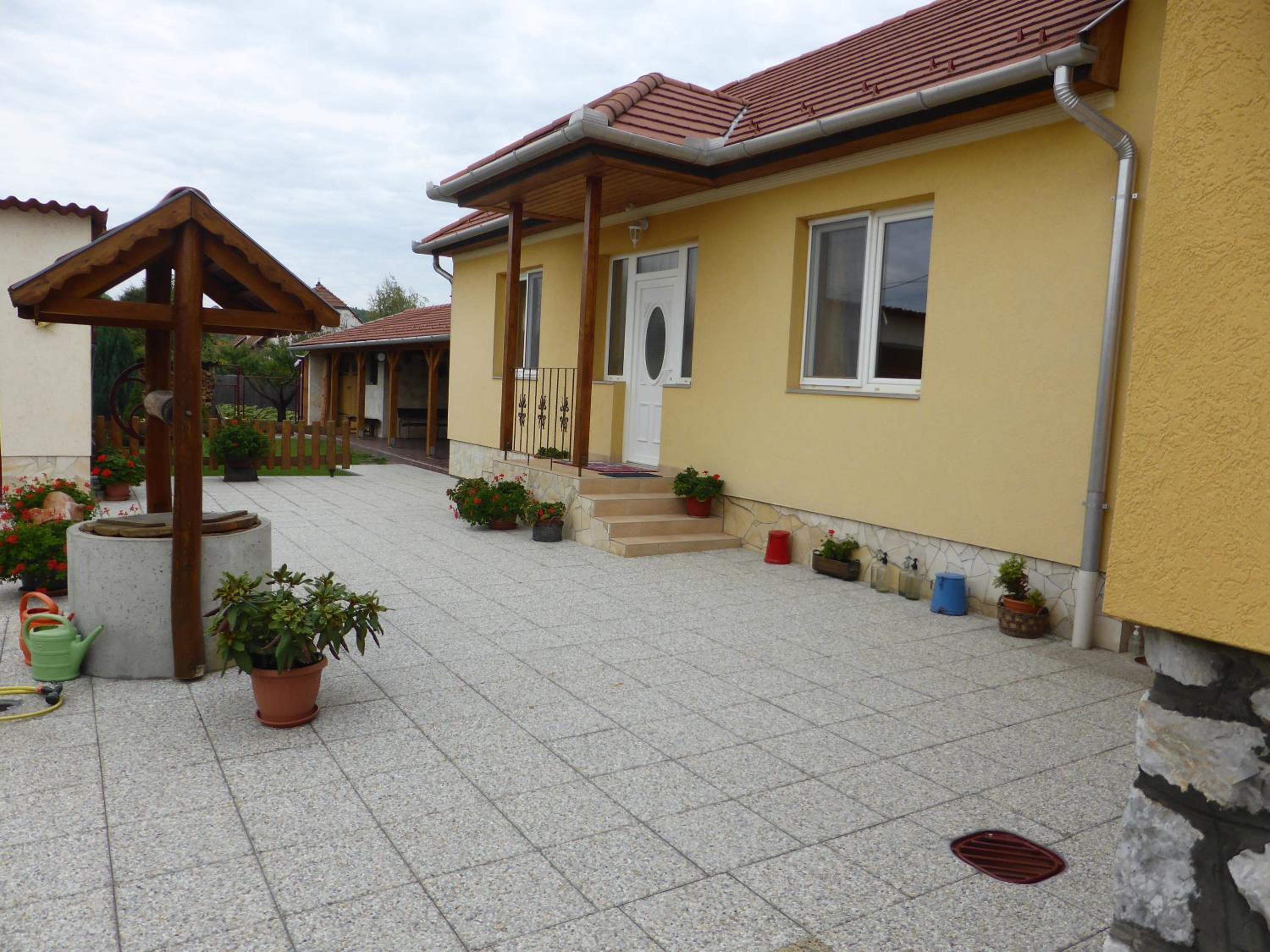 Napfény Apartman és Vendégház view 2