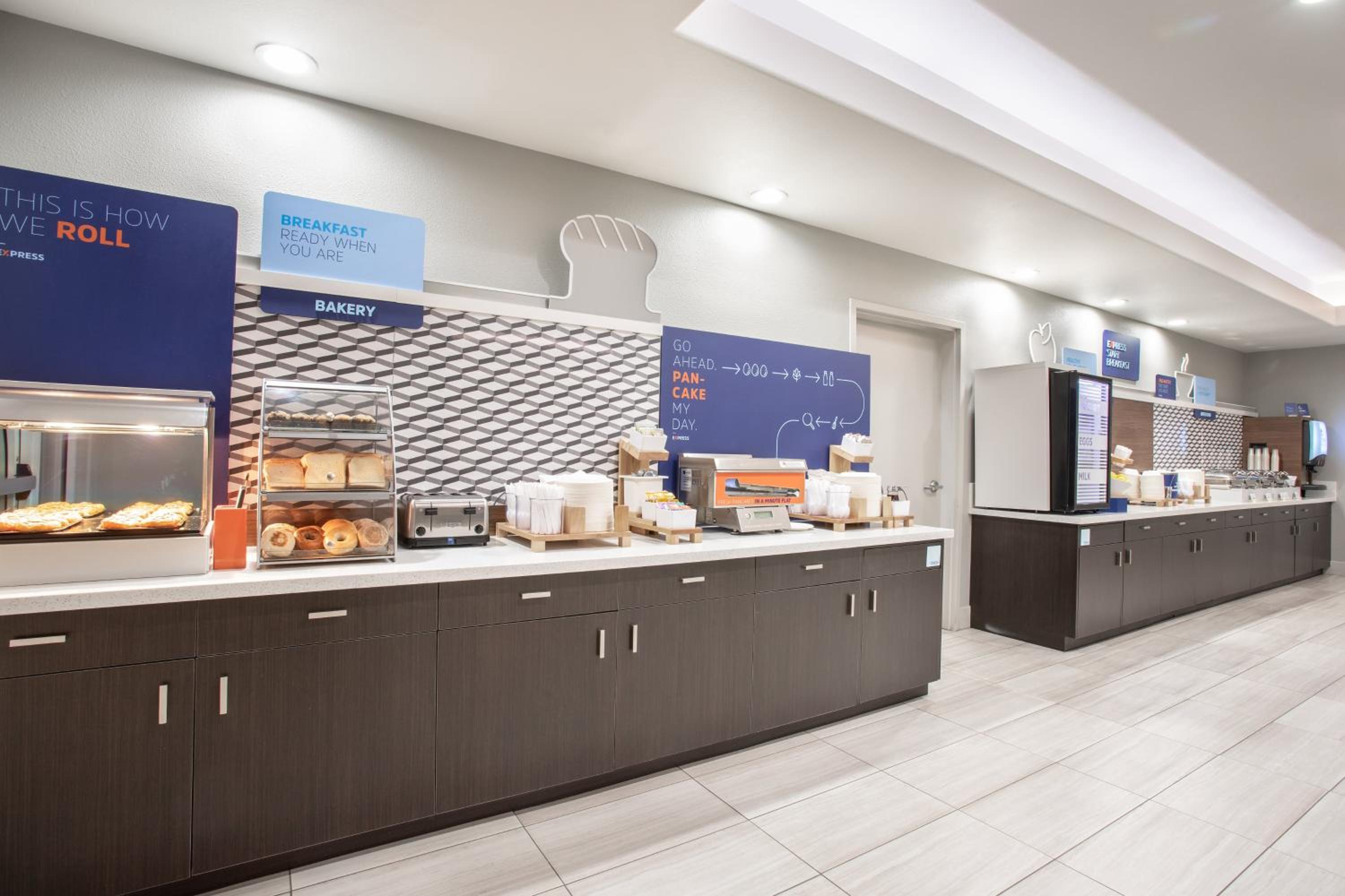 Holiday Inn Express  Suites Yosemite Park Area, an IHG Hotel - Property Image 2