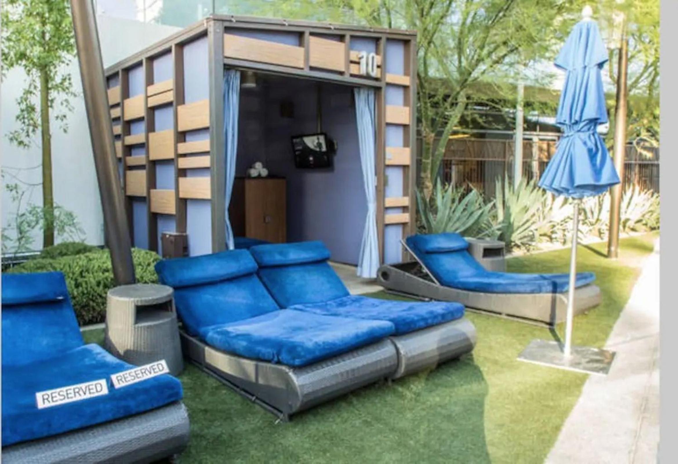 Stay Together Suites - Condominium On The Strip Sleeps 16 - NO RESORT FEE view 5