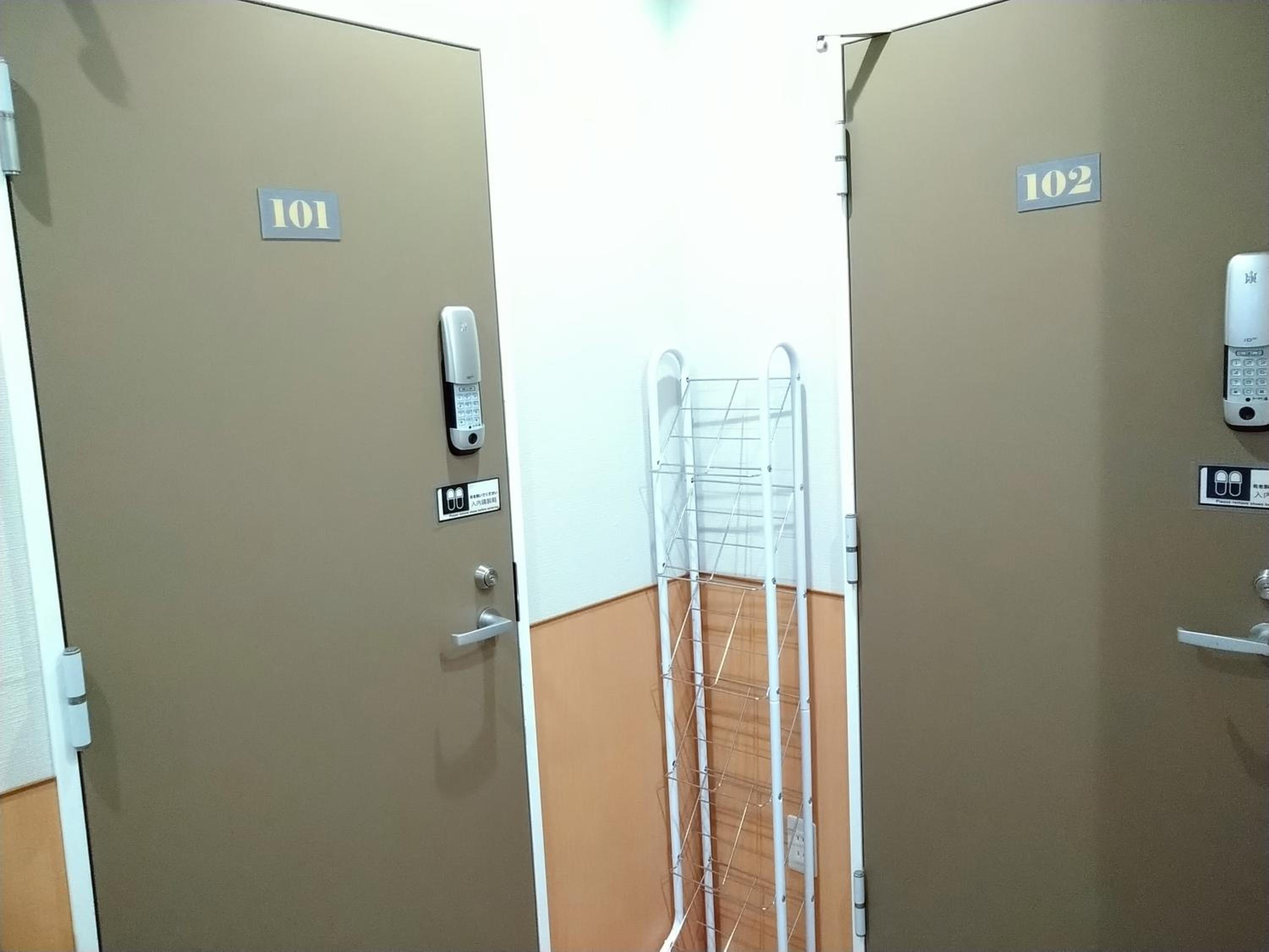 Issyuku Higashiueno Hotel