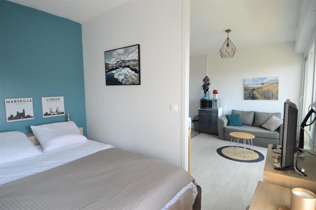 Studio avec chambre - Balcon et à 20m de la mer view 5