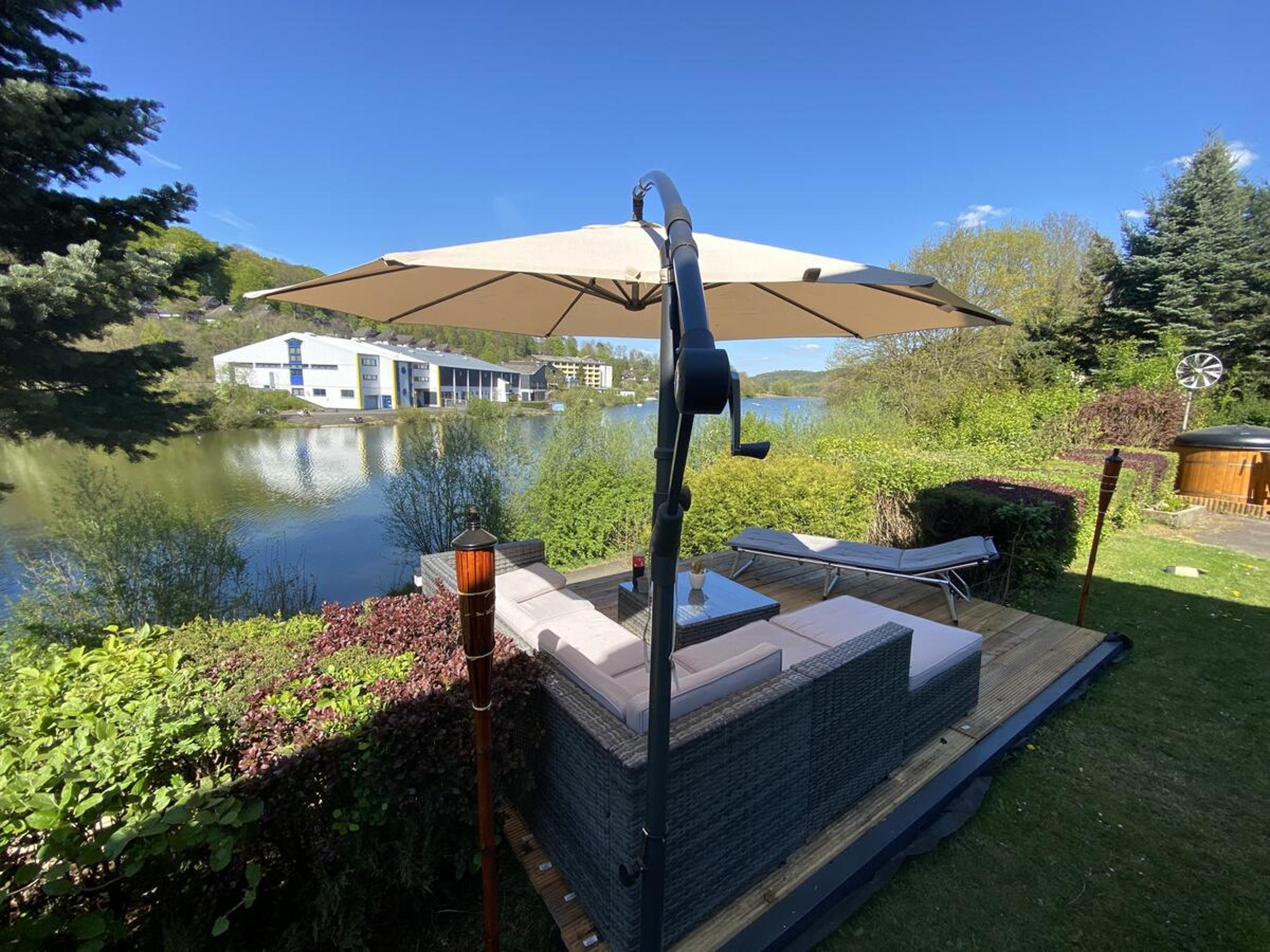 SEA Office - Modernes Ferienhaus mit tollem Seeblick