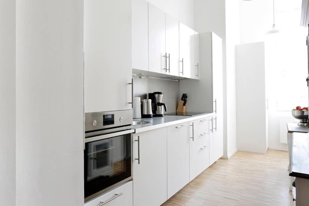 SC 06 by ROCKCHAIR Apartments l SUPERHOST Status l 4 Bedrooms Boxspringbeds 2 Bathrooms Balcony Elevator - Cozy Family & Business Flair welcomes you!