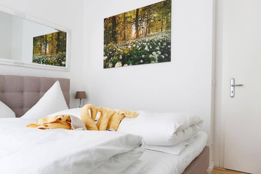 SC 06 by ROCKCHAIR Apartments l SUPERHOST Status l 4 Bedrooms Boxspringbeds 2 Bathrooms Balcony Elevator - Cozy Family & Business Flair welcomes you!