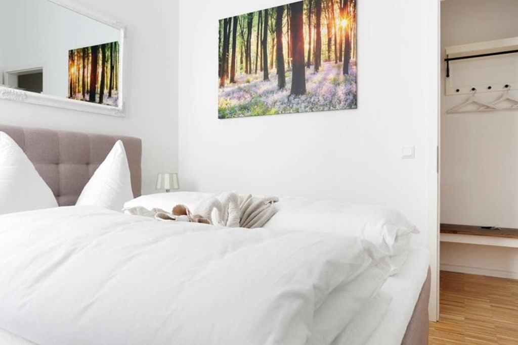 SC 06 by ROCKCHAIR Apartments l SUPERHOST Status l 4 Bedrooms Boxspringbeds 2 Bathrooms Balcony Elevator - Cozy Family & Business Flair welcomes you!
