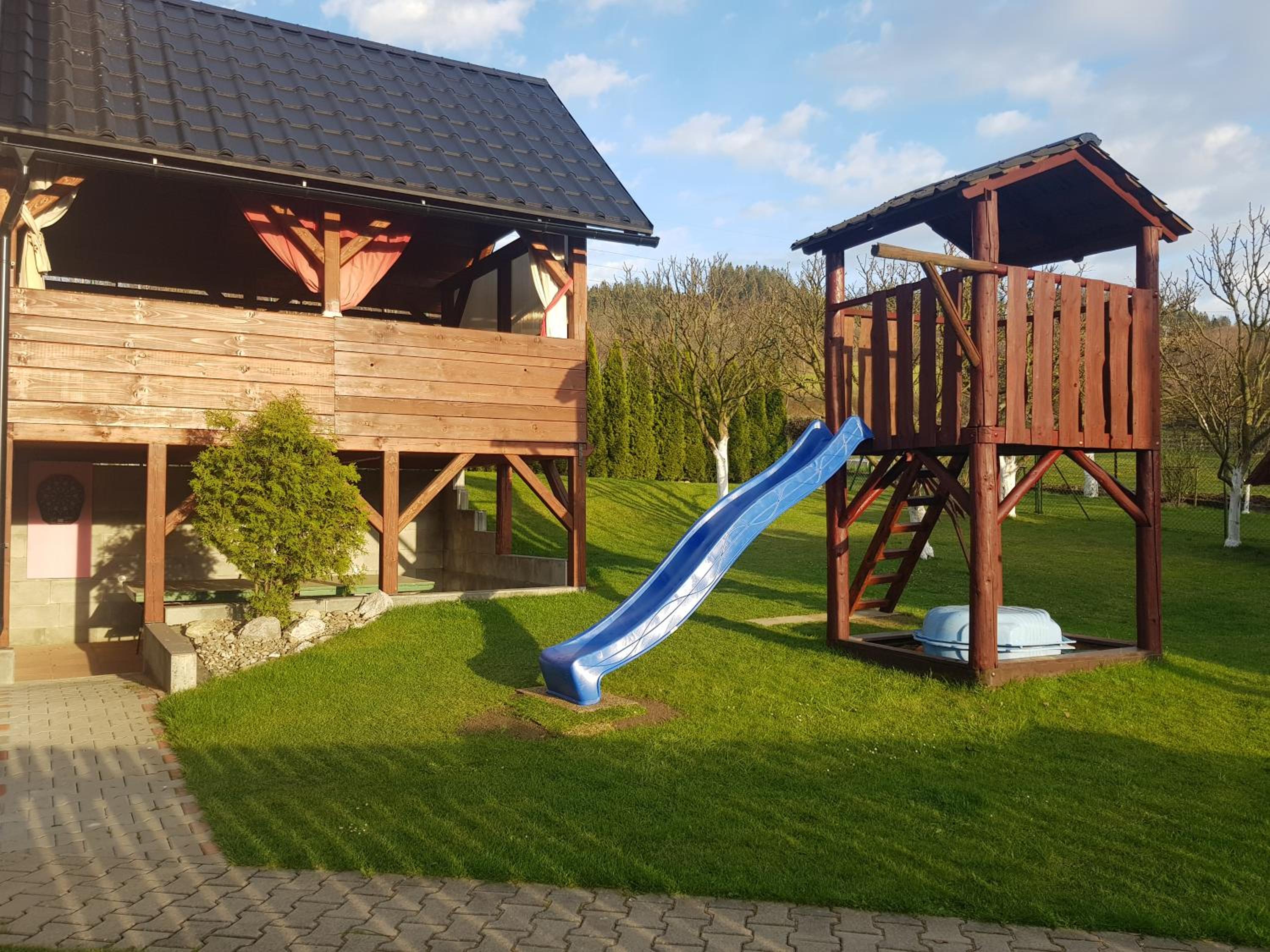 Apartmány u tenisového kurtu