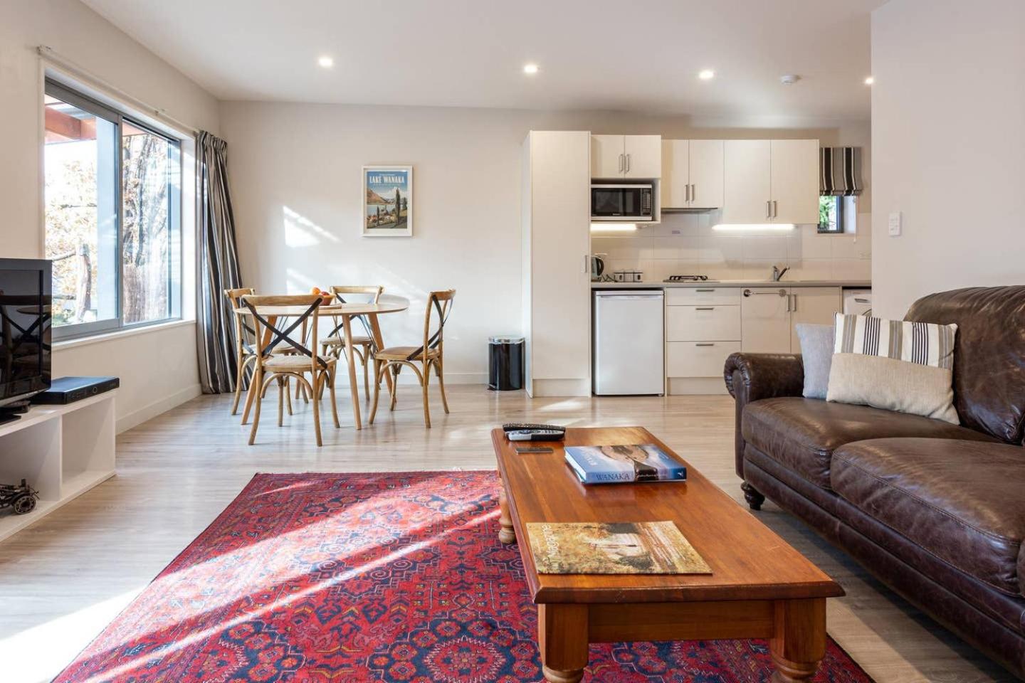 Wanaka Vacations - Wanaka's Private Escape - Property Image 1