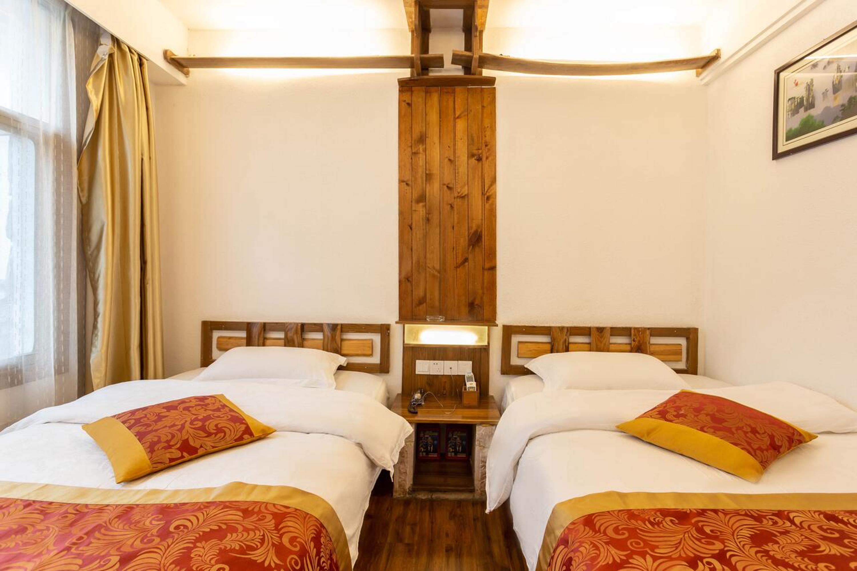 Destination Youth Hostel-Walk 5 minutes to east entrance of national park,Coffee,Book tickets,Laundry service,Experienced tour guide service