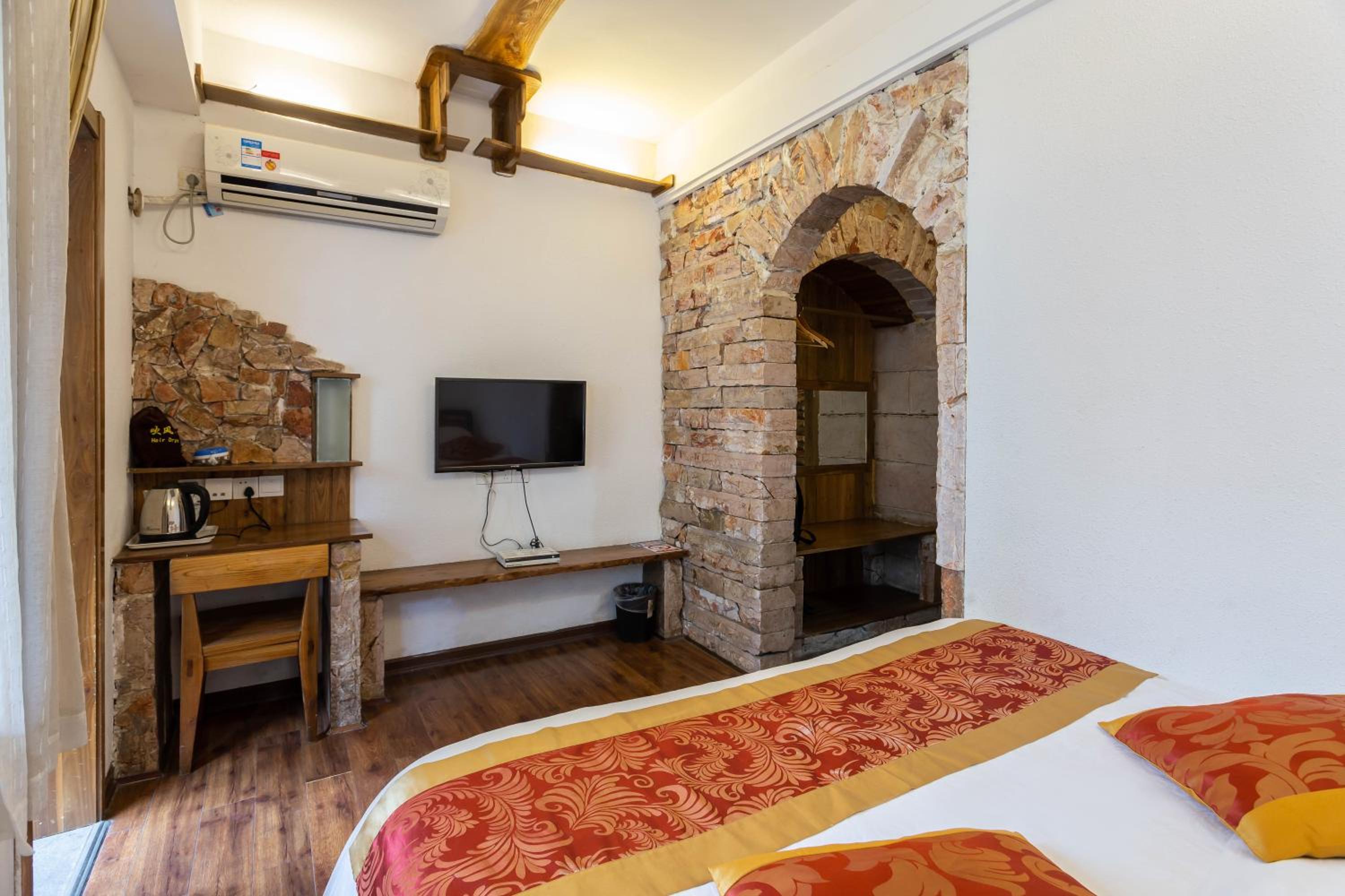 Destination Youth Hostel-Walk 5 minutes to east entrance of national park,Coffee,Book tickets,Laundry service,Experienced tour guide service