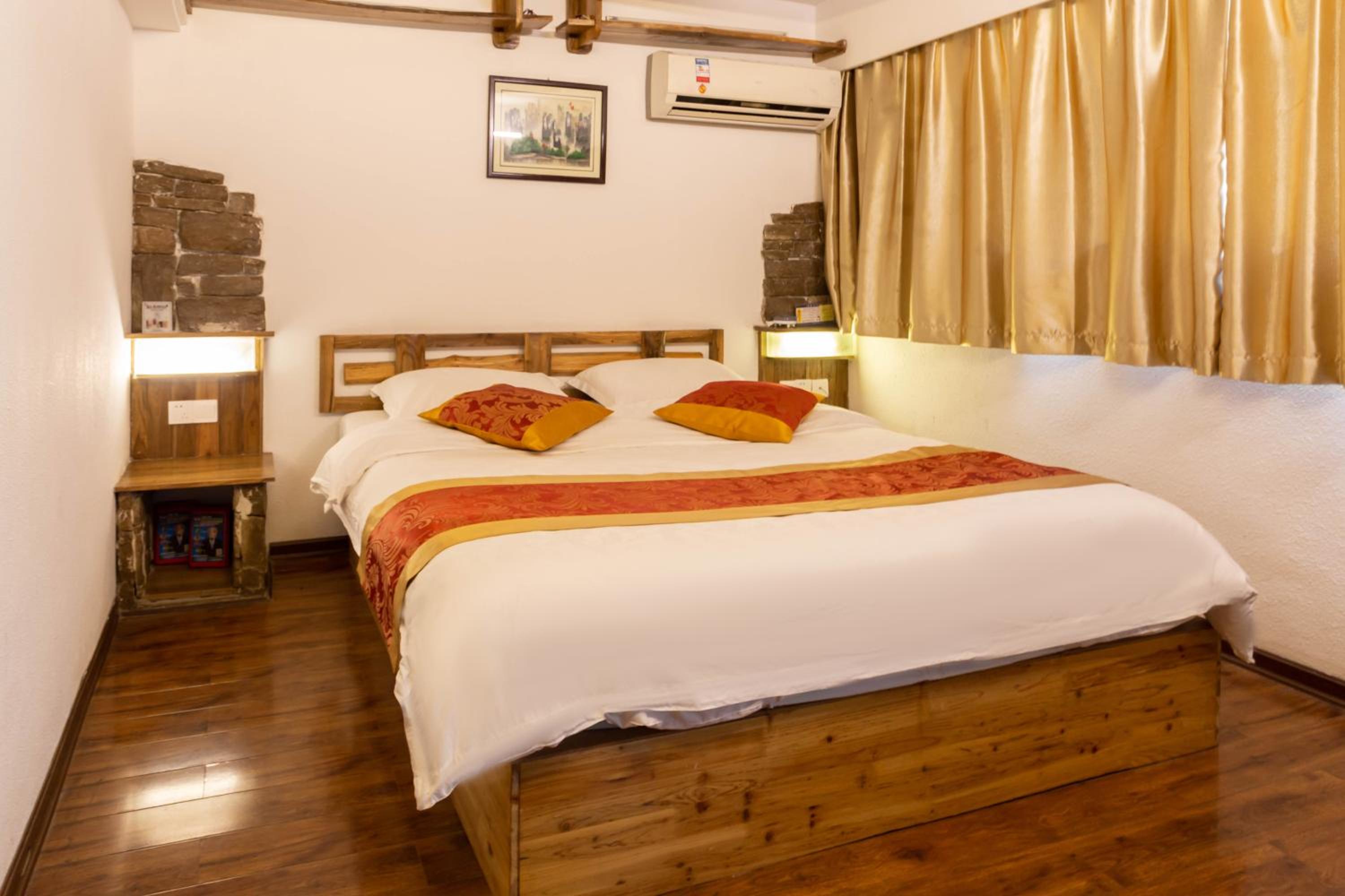 Destination Youth Hostel-Walk 5 minutes to east entrance of national park,Coffee,Book tickets,Laundry service,Experienced tour guide service