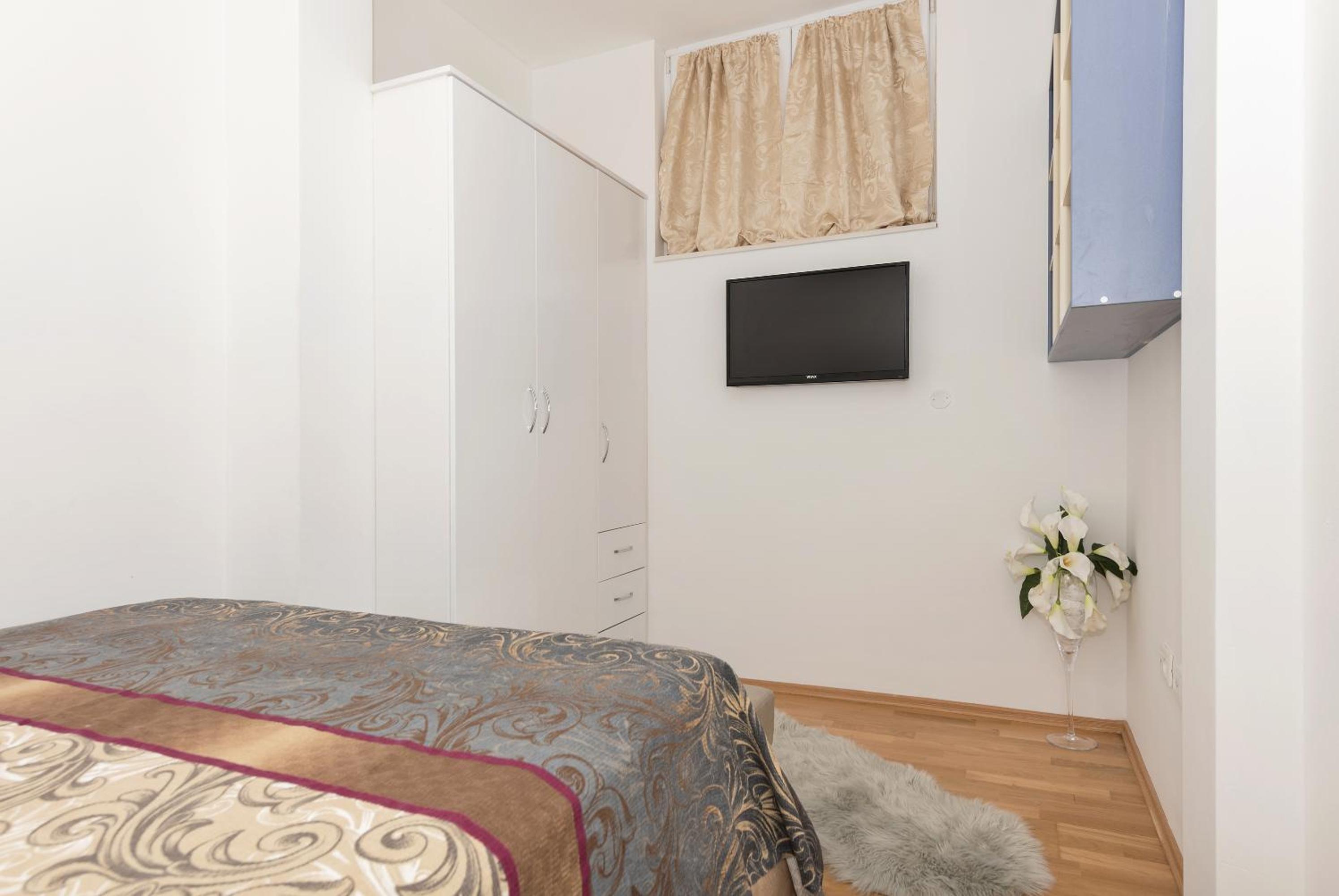 Long Apartment