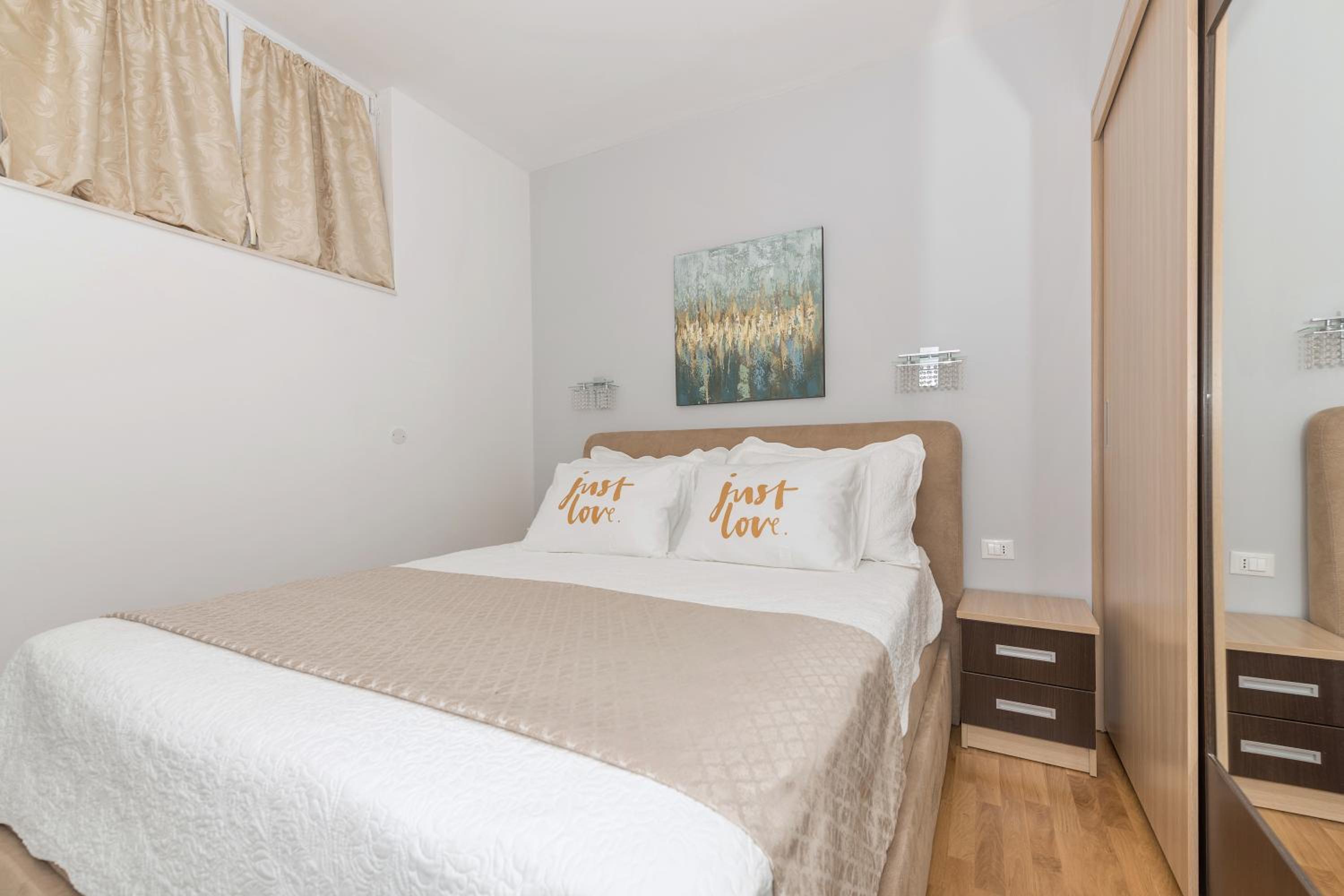 Long Apartment