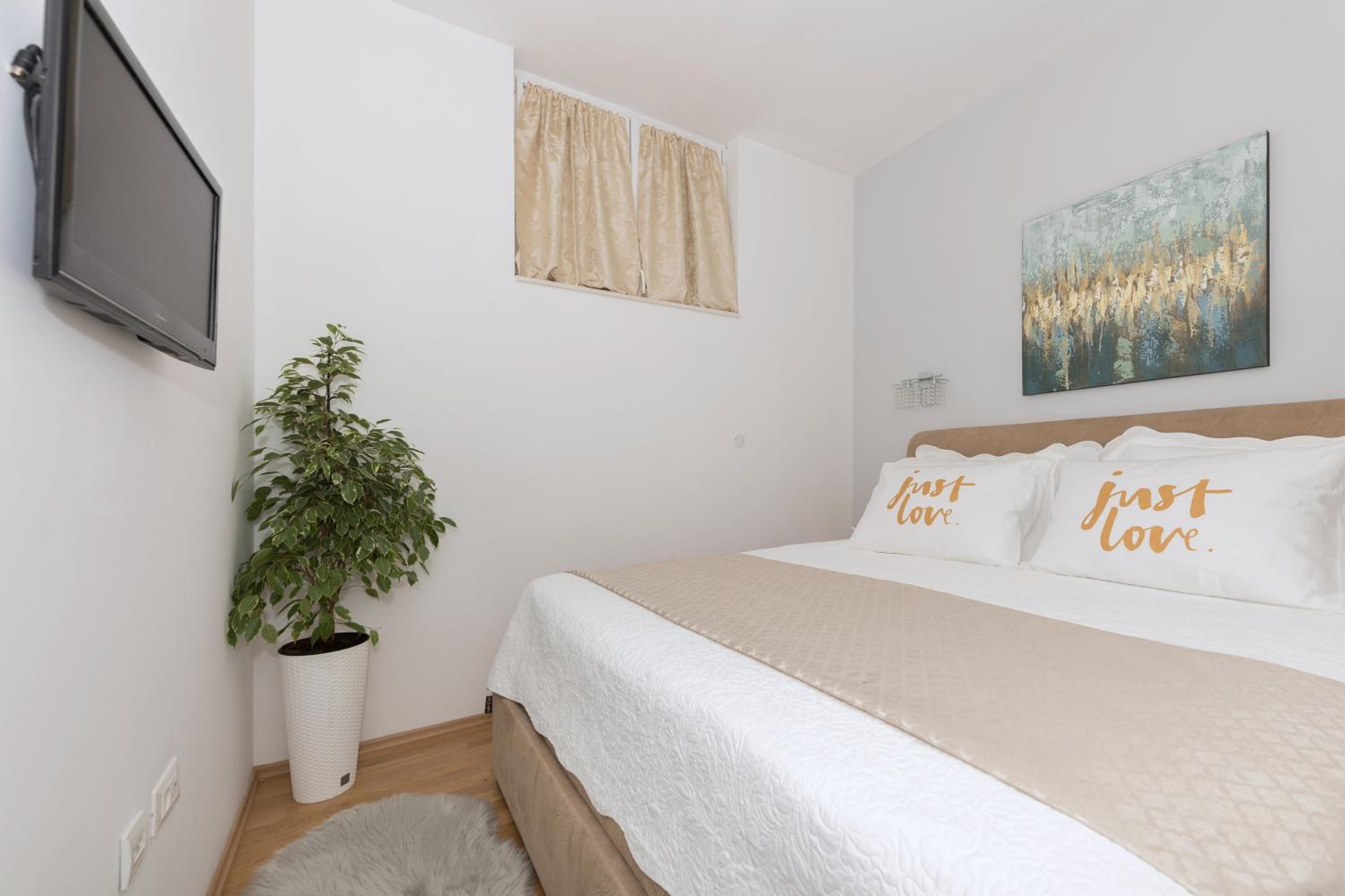 Long Apartment