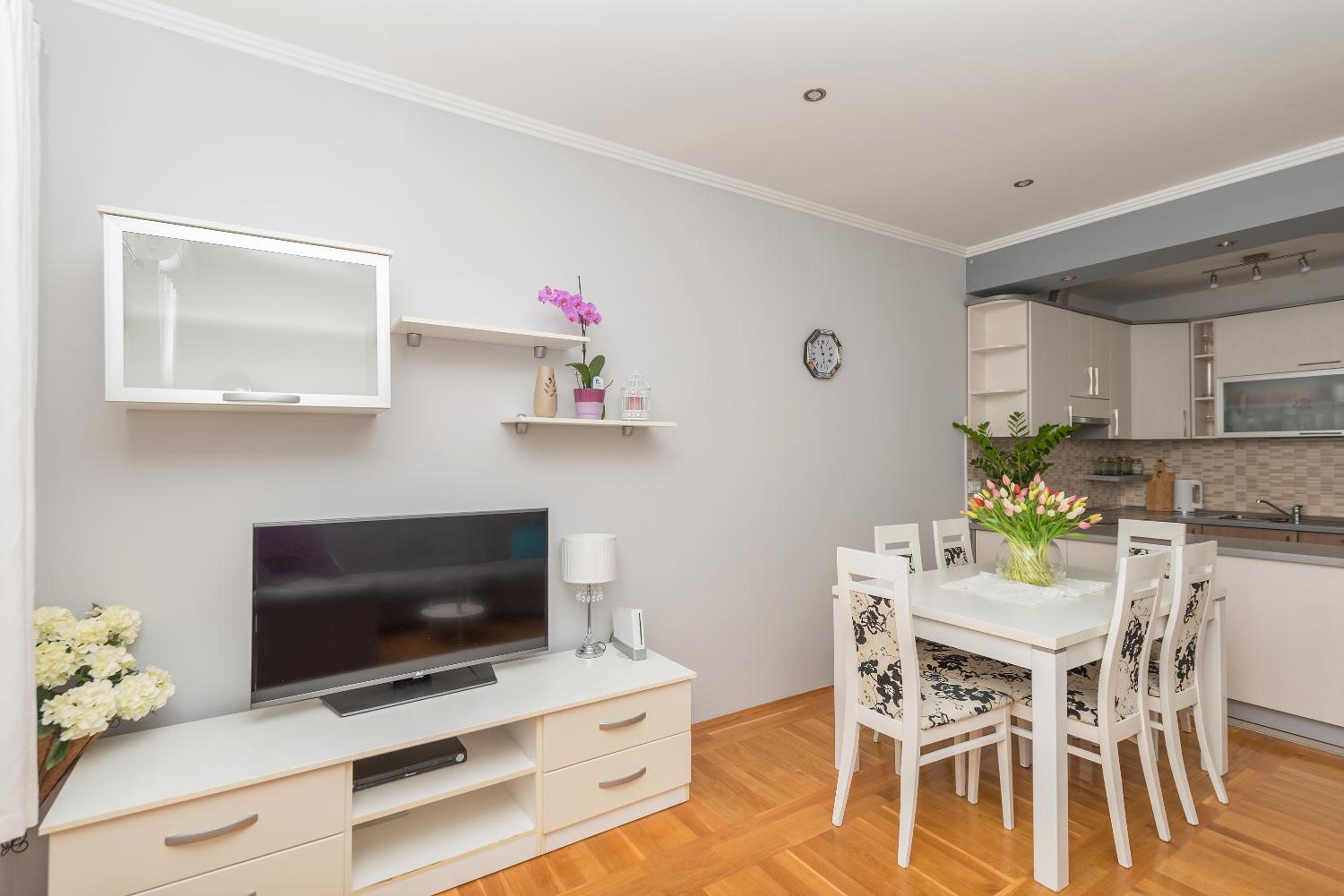 Long Apartment