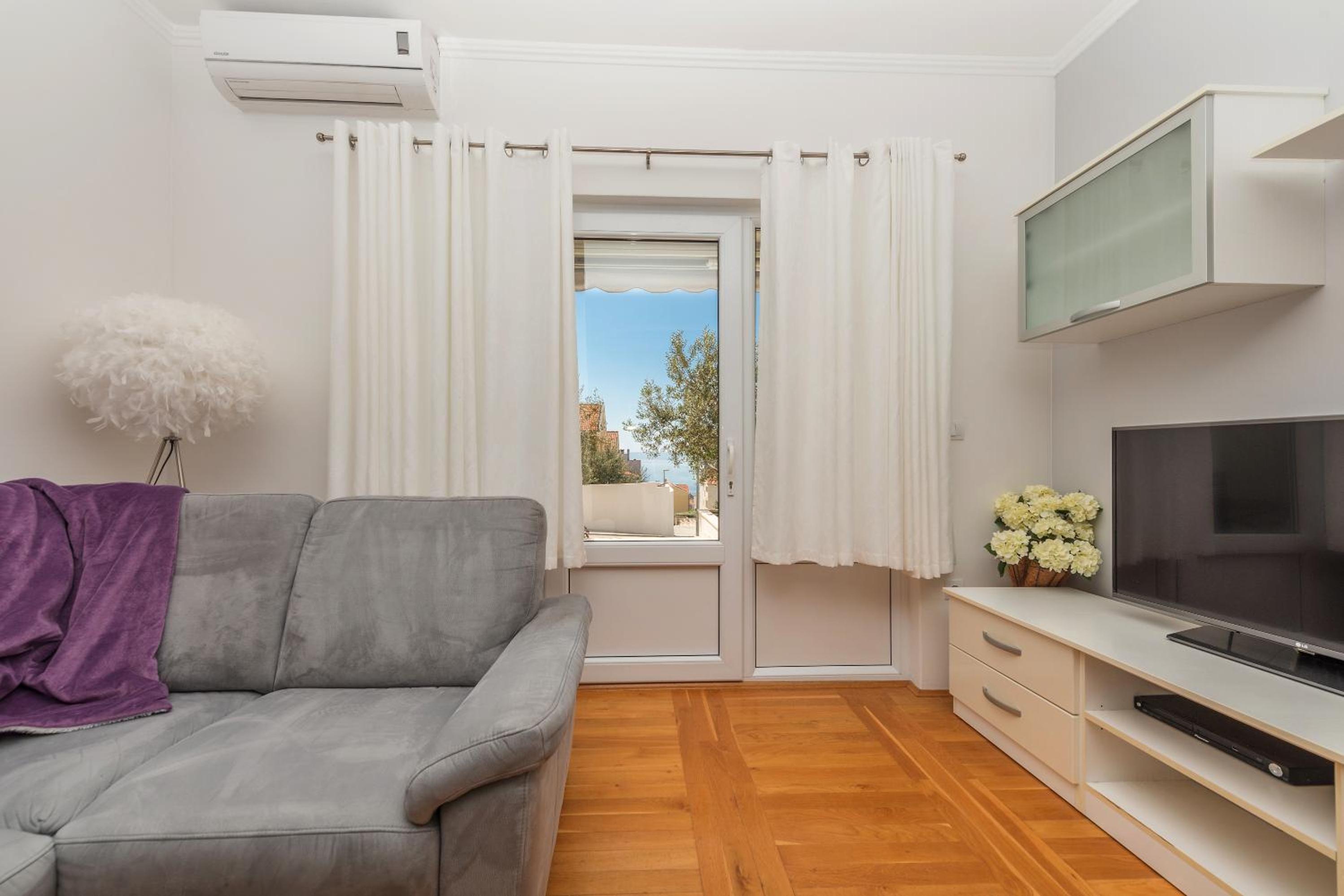 Long Apartment