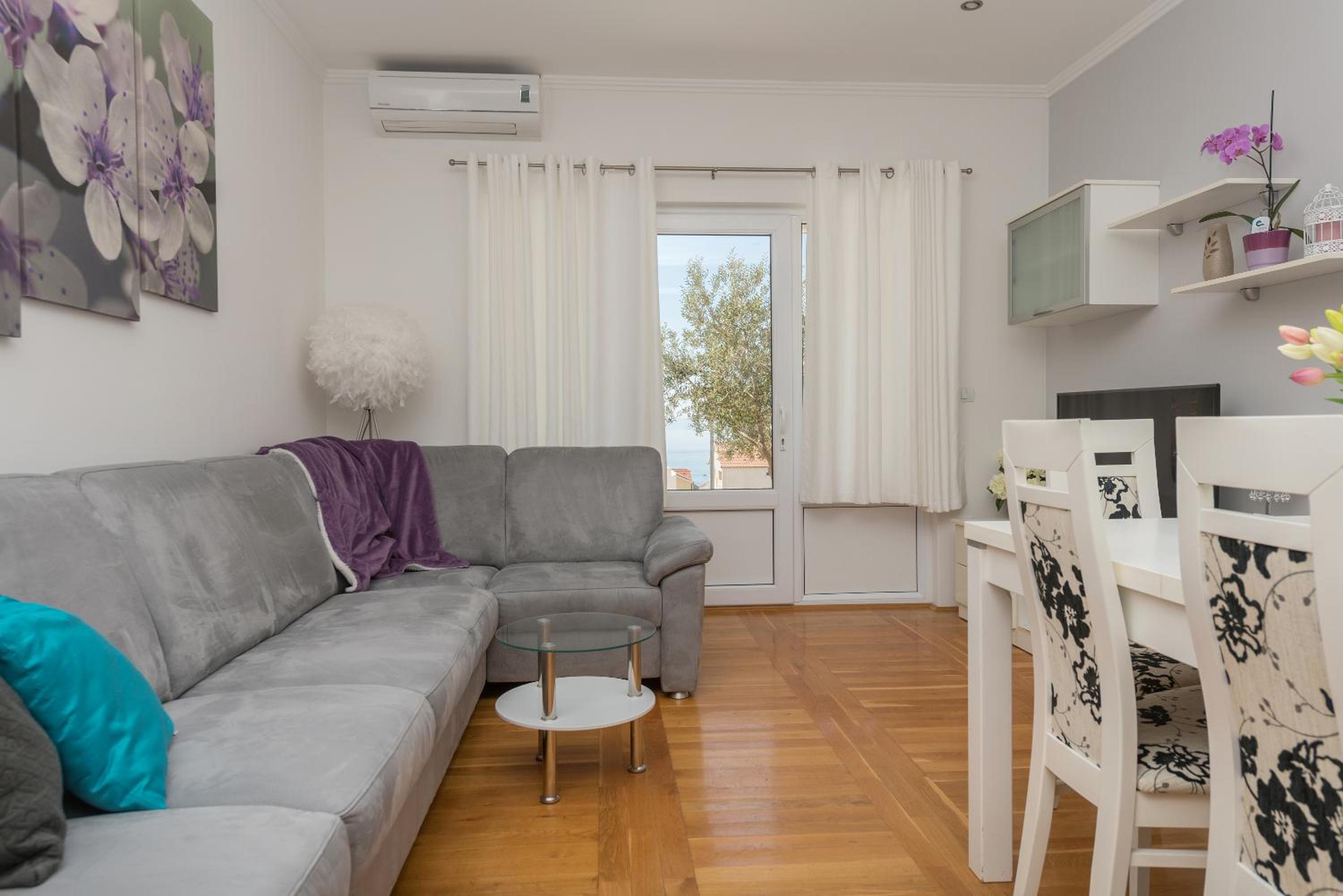 Long Apartment