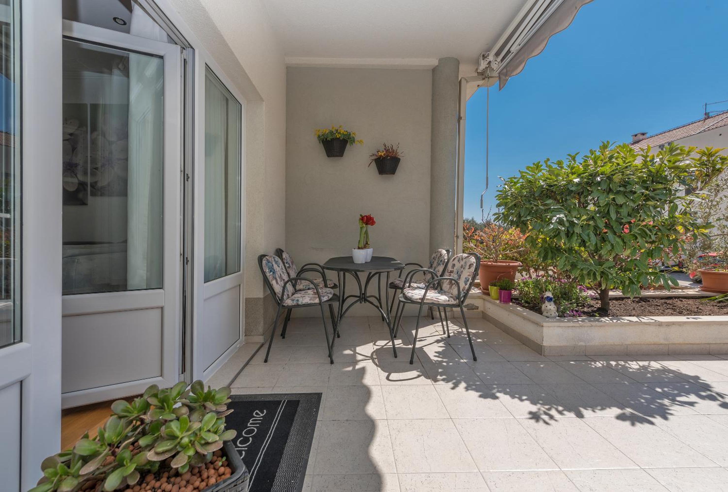 Long Apartment