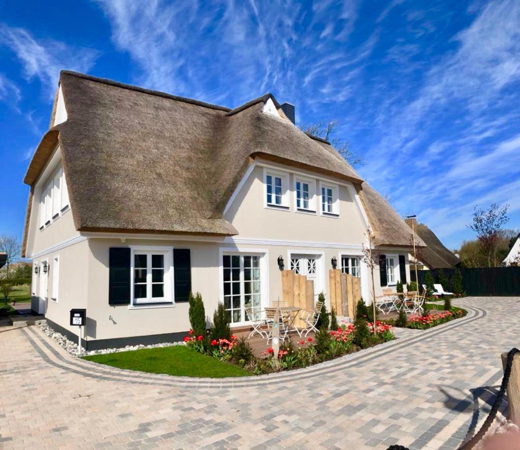 Traumhaus unter Reet en Zingst — building