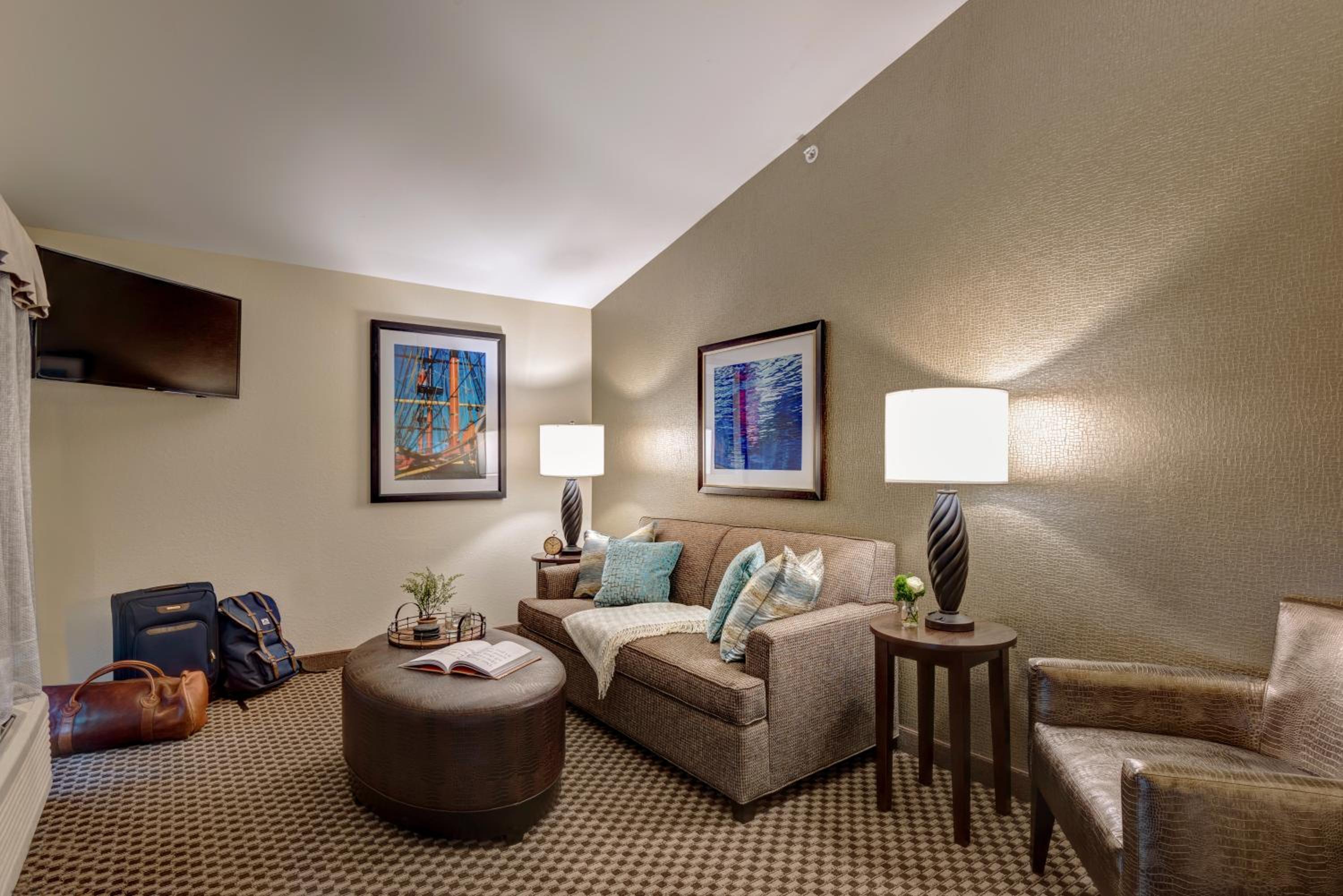 Dover Vacations - Garrison Hotel Suites Dover-Portsmouth, Ascend Hotel Collection - Property Image 42