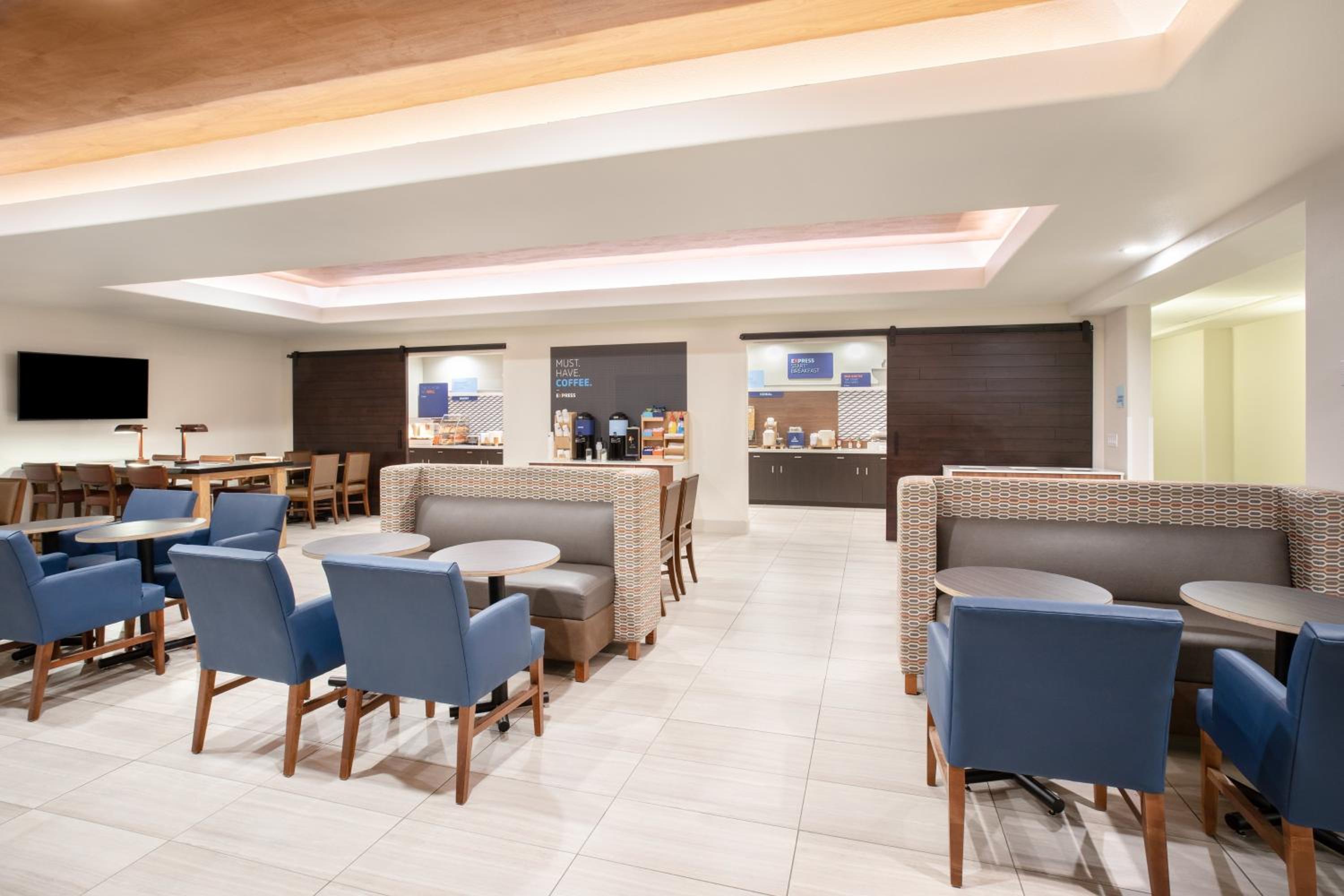 Merced Vacations - Holiday Inn Express  Suites Yosemite Park Area, an IHG Hotel - Property Image 4