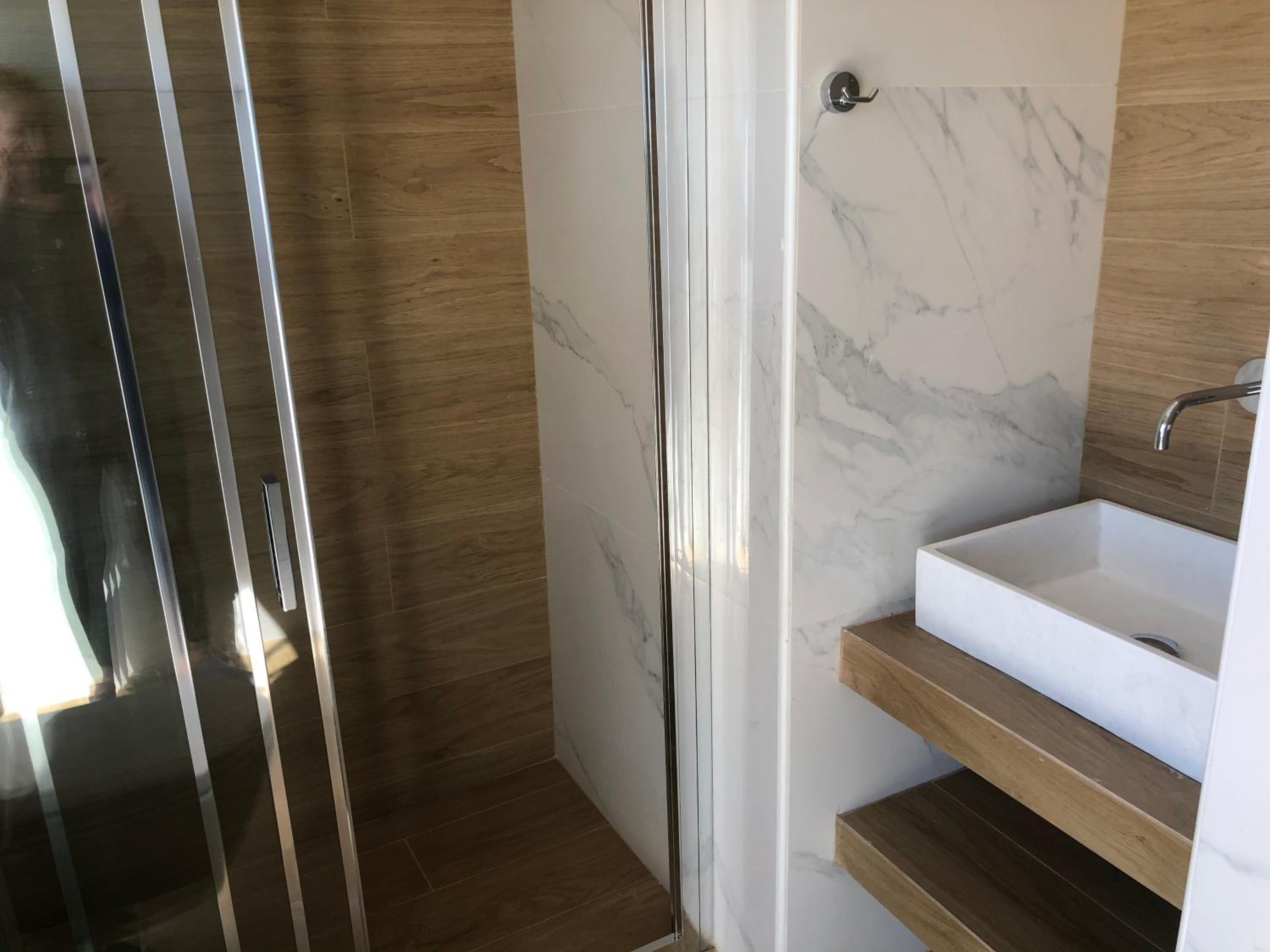 Metropolitan Complex Suite Faliro en Piraeus — bathroom