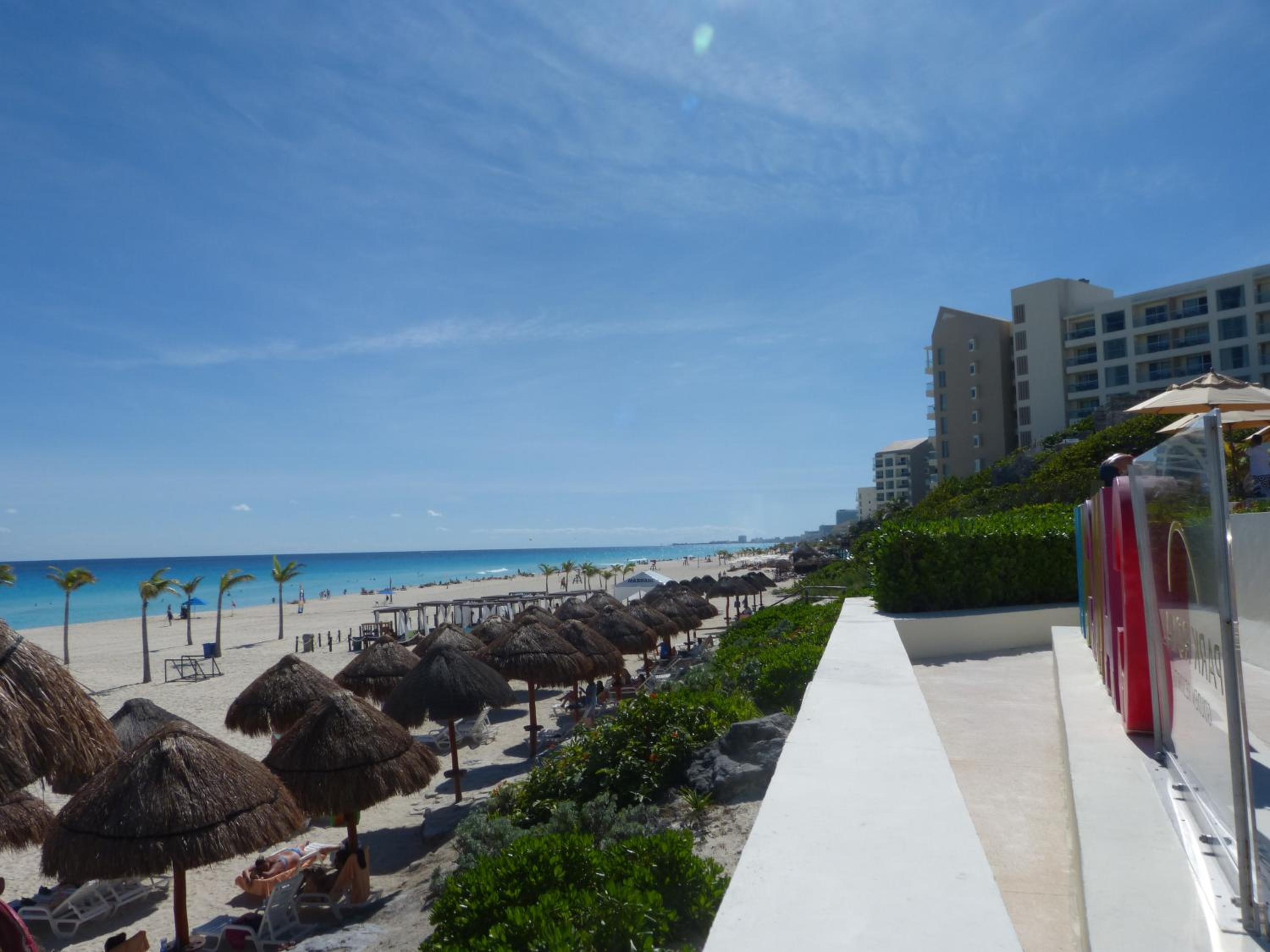 State of the Art Condos en la mejor Playa de Cancun frente a PLAZA LA ISLA