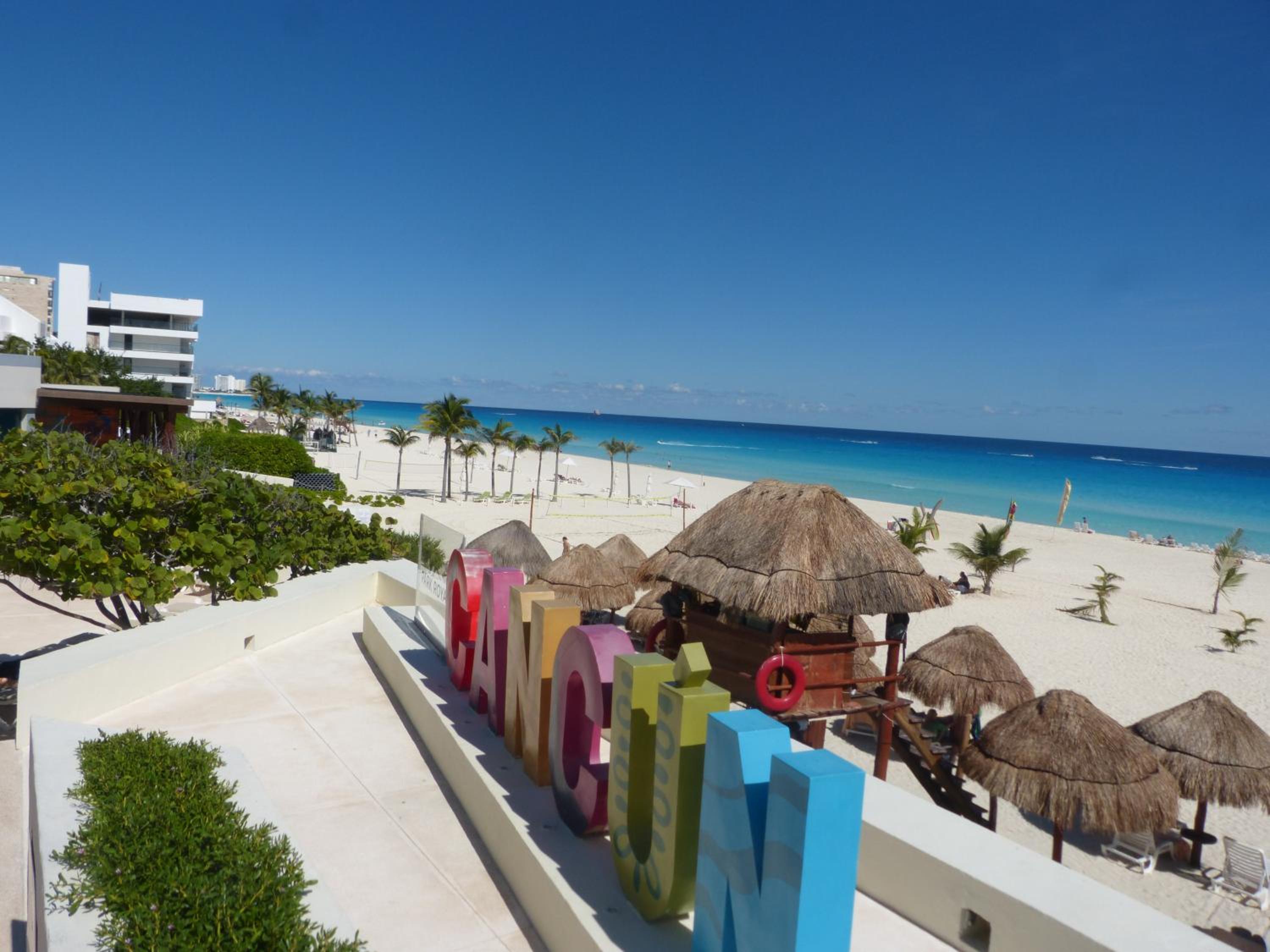 State of the Art Condos en la mejor Playa de Cancun frente a PLAZA LA ISLA