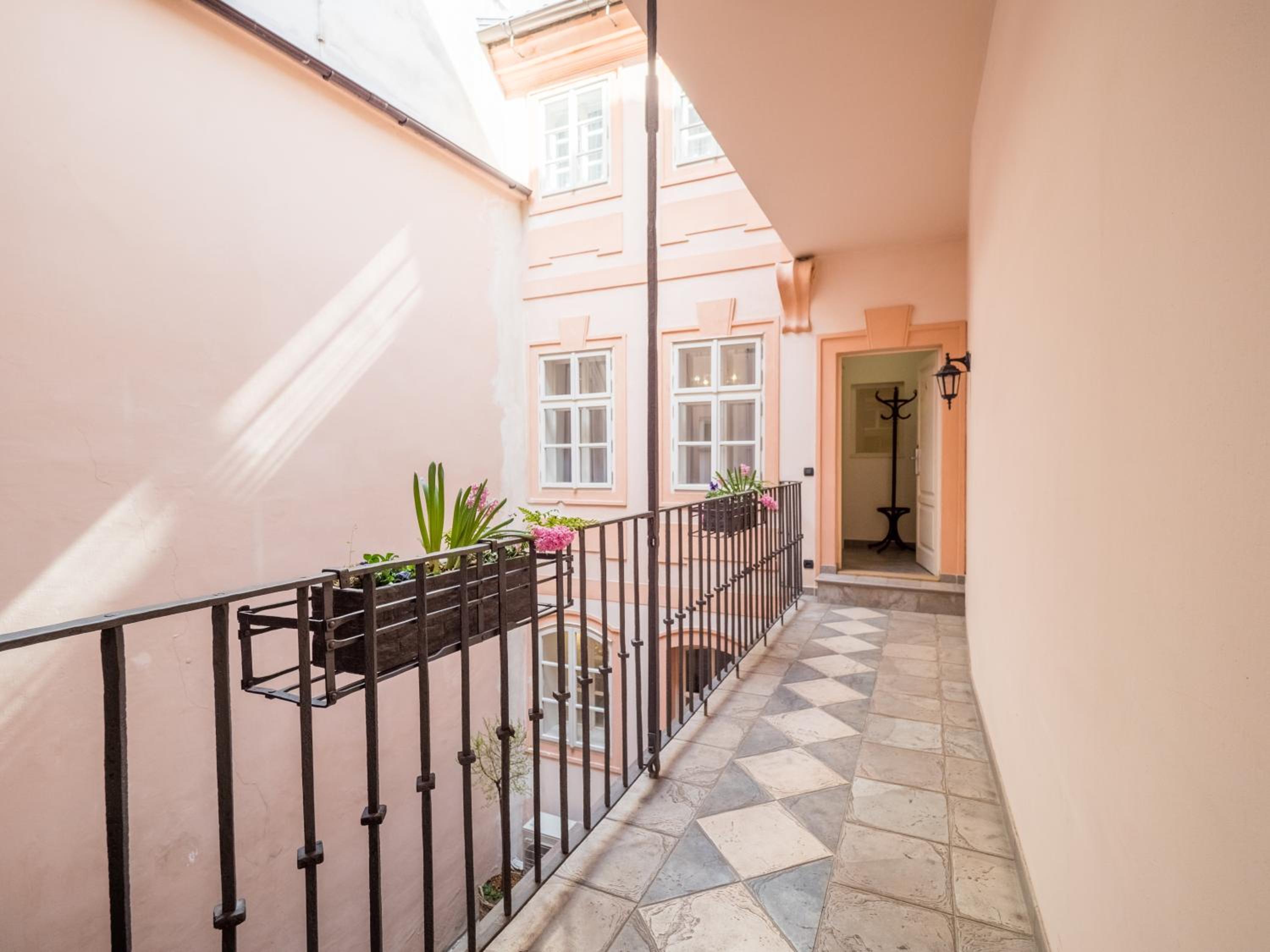 Chateau 9 Apartments by Adrez