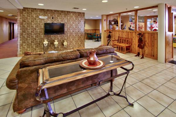 Western Skies Inn & Suites