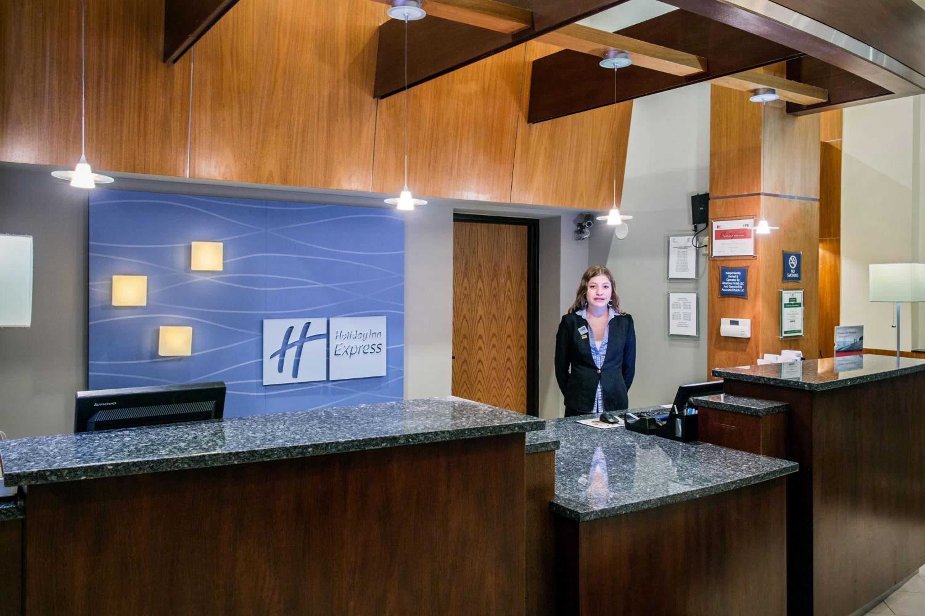 Holiday Inn Express Schaumburg-Rolling Meadows, an IHG Hotel - Property Image 23