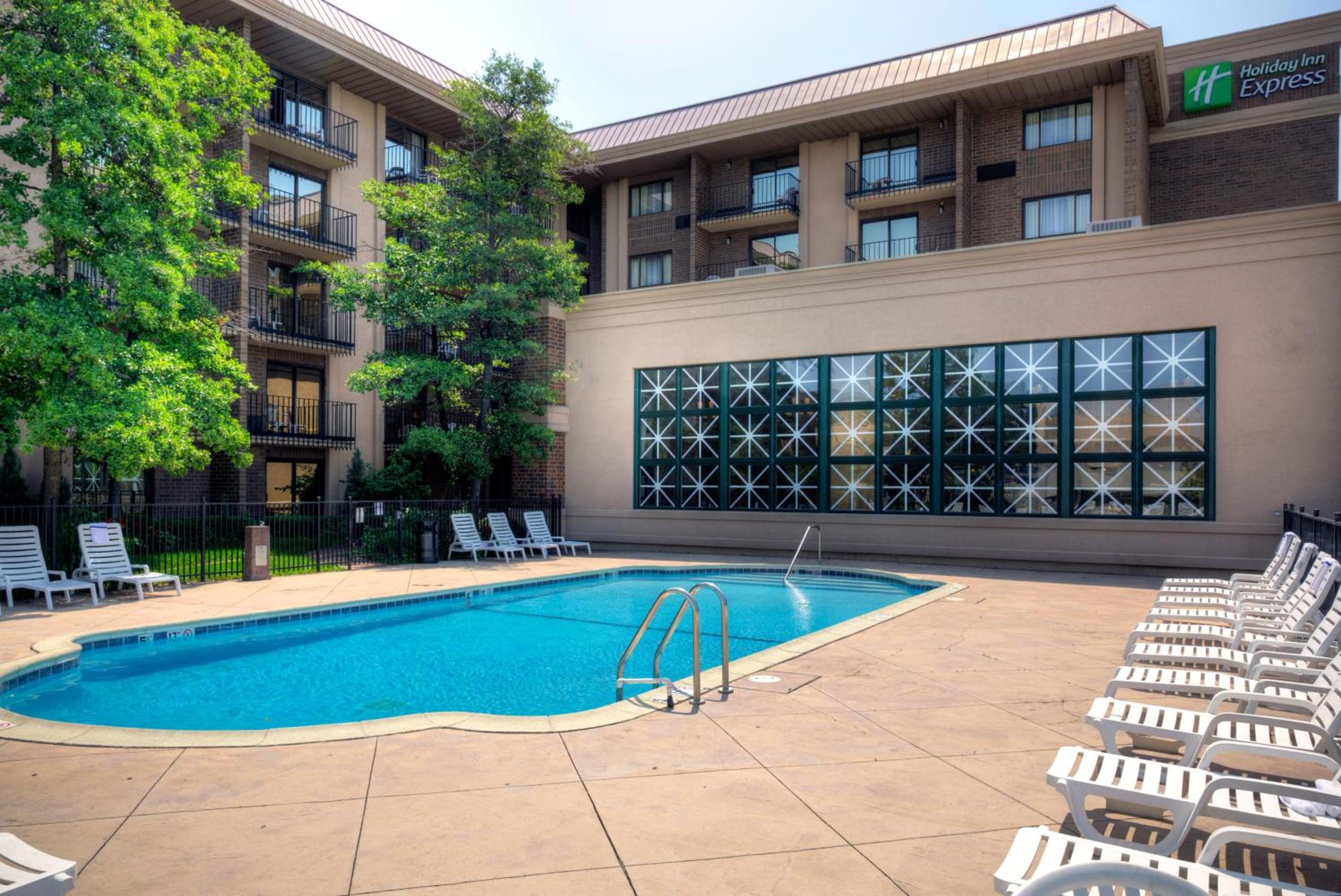 Holiday Inn Express Schaumburg-Rolling Meadows, an IHG Hotel - Property Image 24