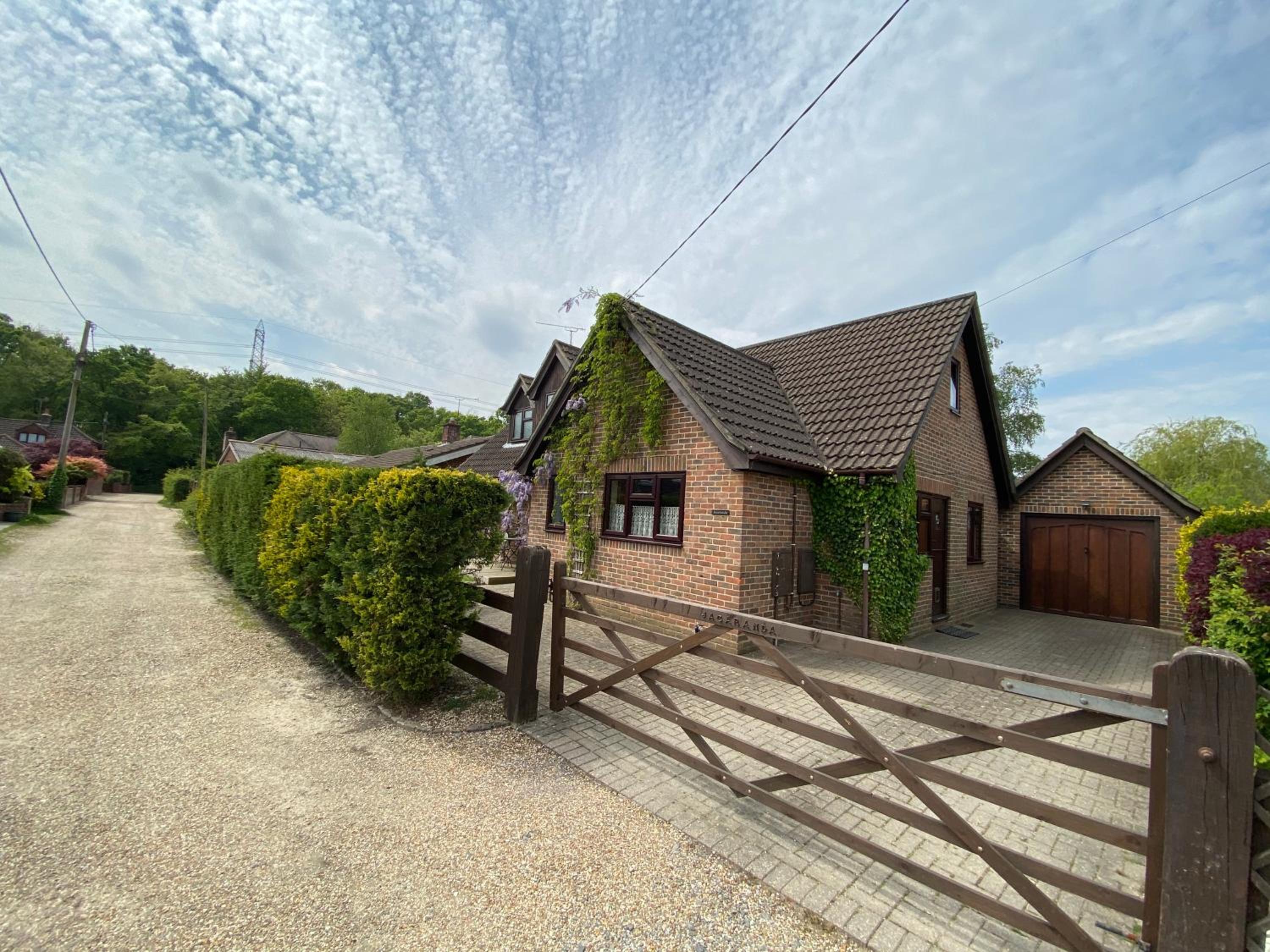 Stunning Rustic Home, New Forest National Park view 2