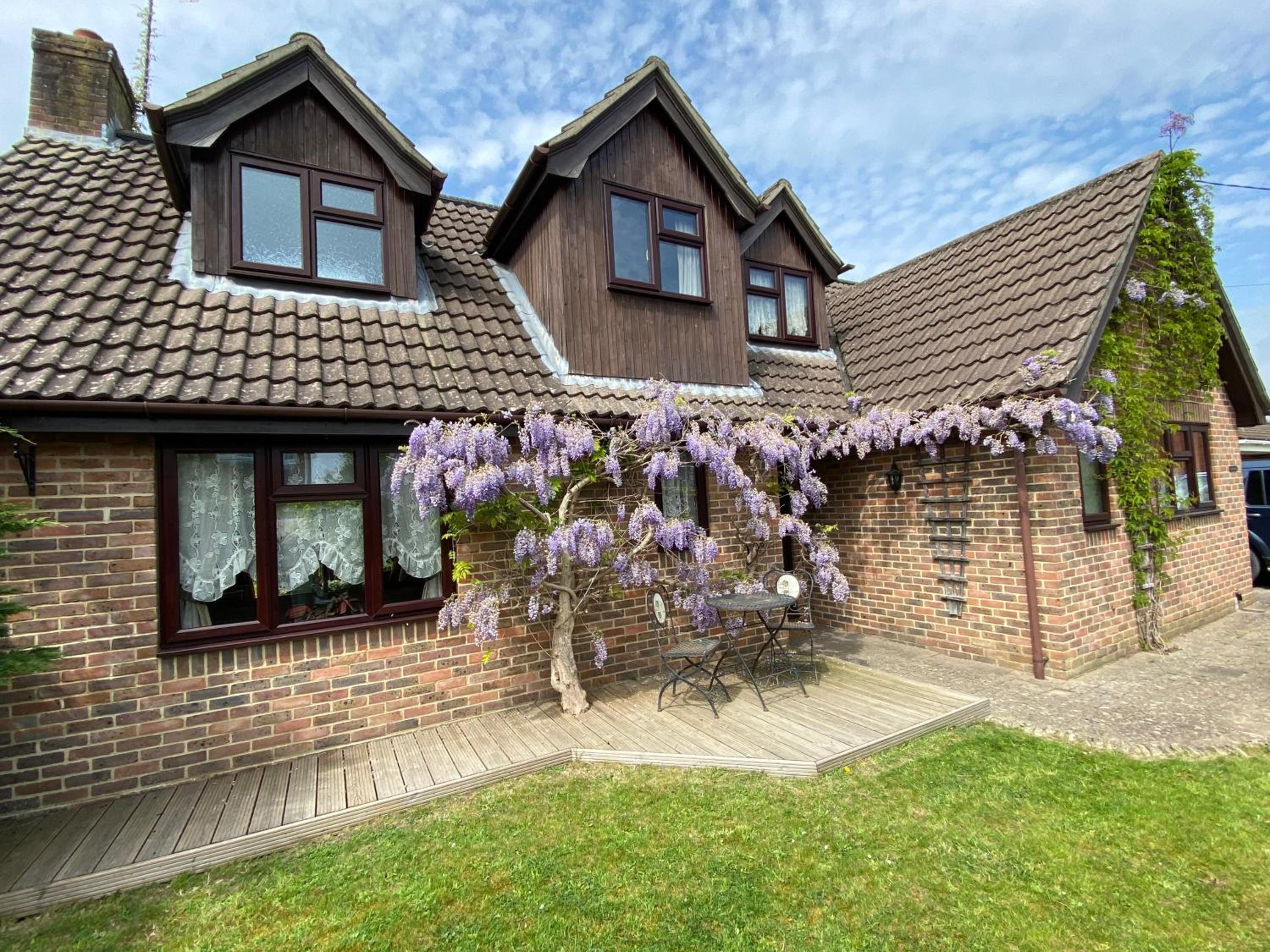 Stunning Rustic Home, New Forest National Park view 3