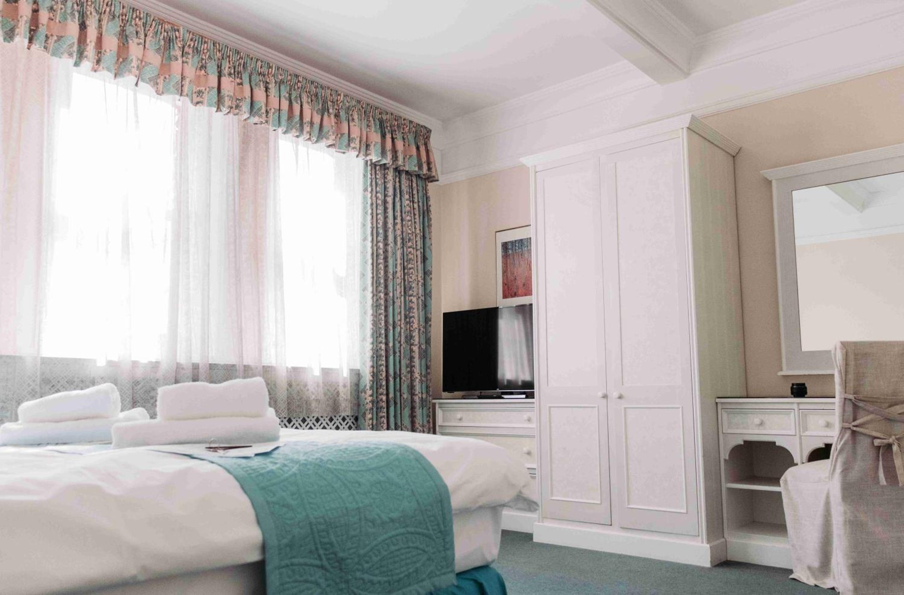 Oxford Vacations - St Margaret's Hotel - Property Image 6